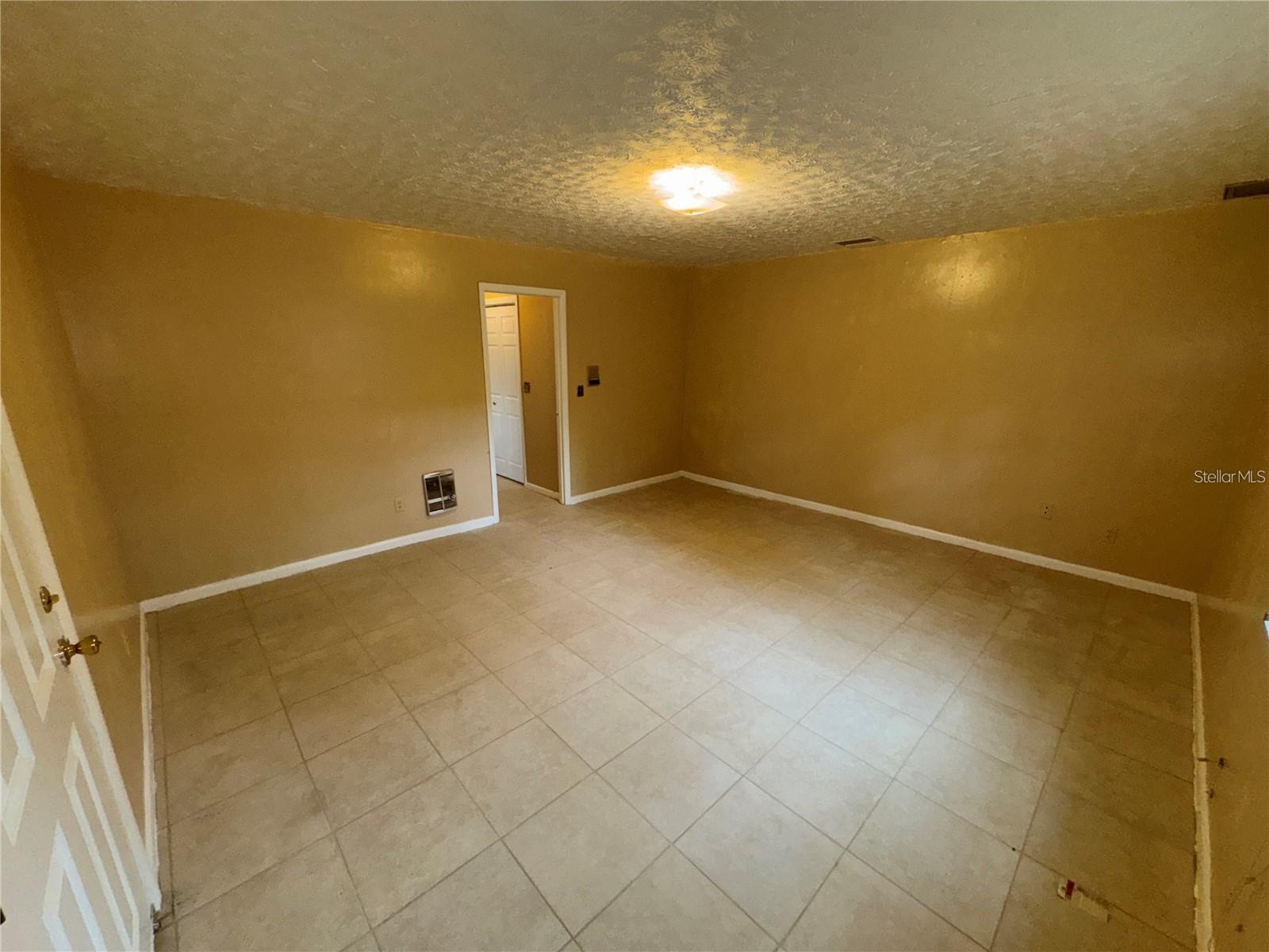 3011 E FLORA ST, TAMPA, FL, 33610