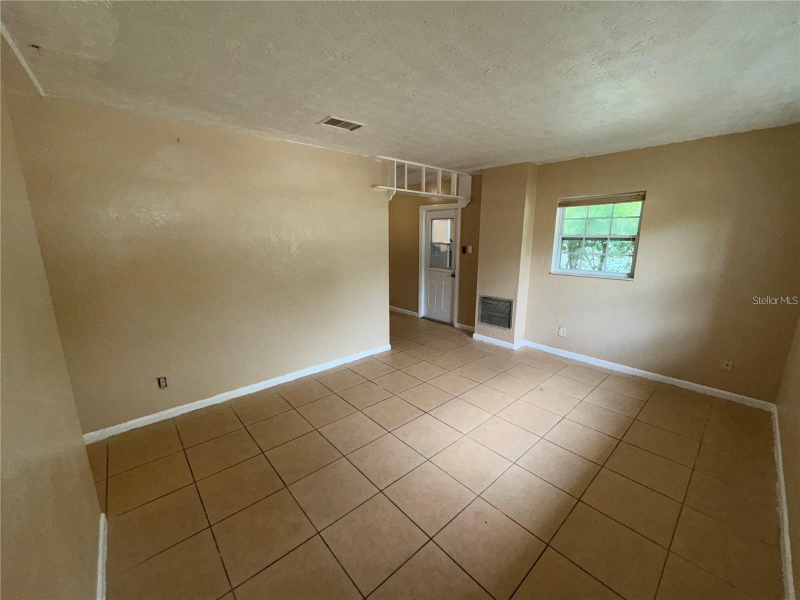 3011 E FLORA ST, TAMPA, FL, 33610