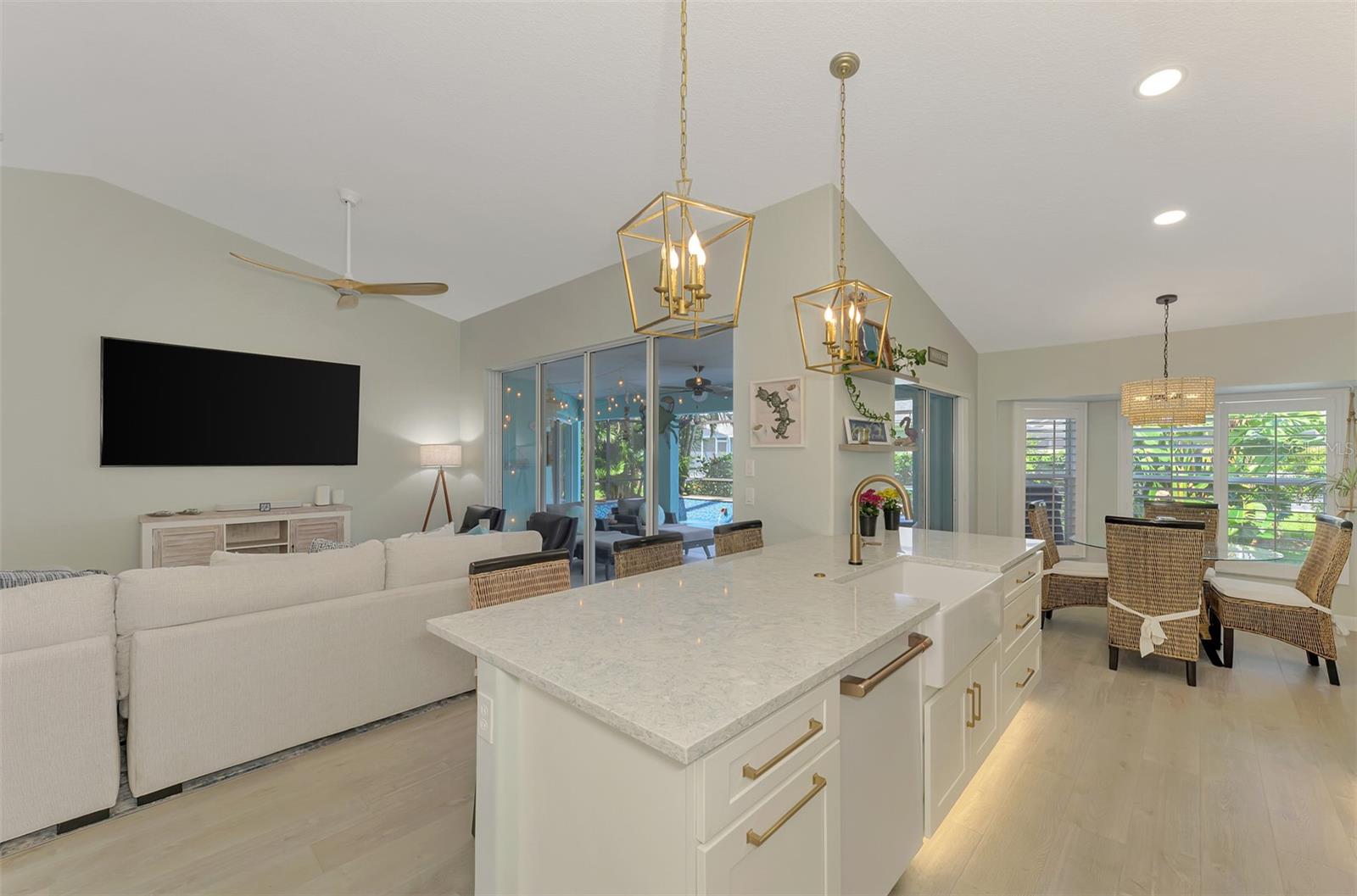 5832 CLEVELAND RD, VENICE, FL, 34293