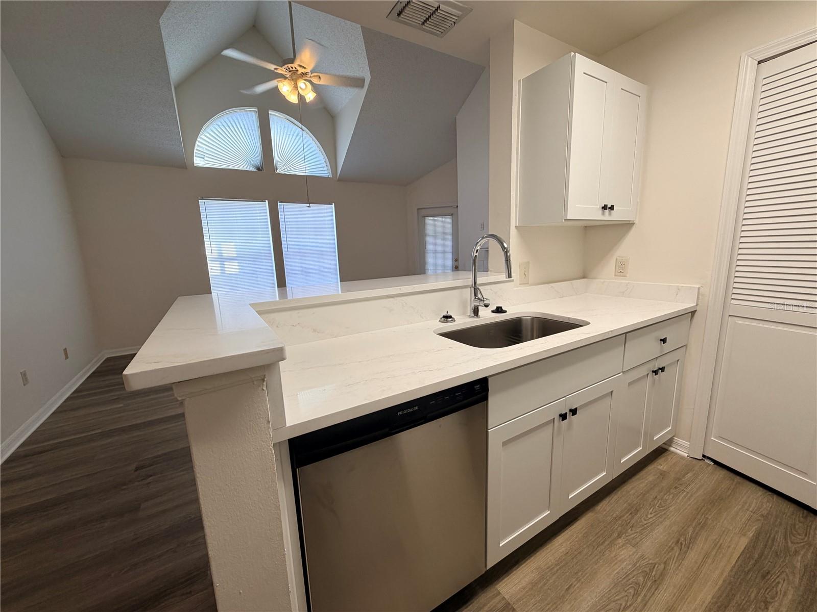 6184 WESTGATE DR #204, ORLANDO, FL, 32835