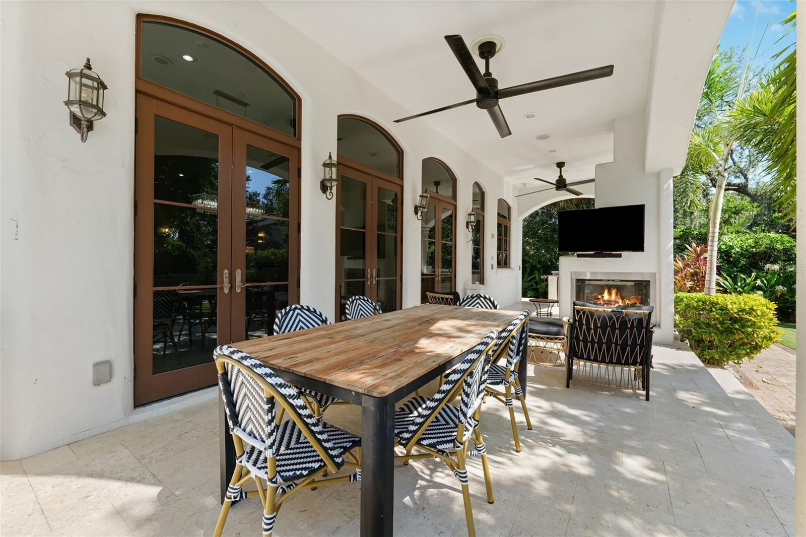 4555 W SWANN AVE, TAMPA, FL, 33609