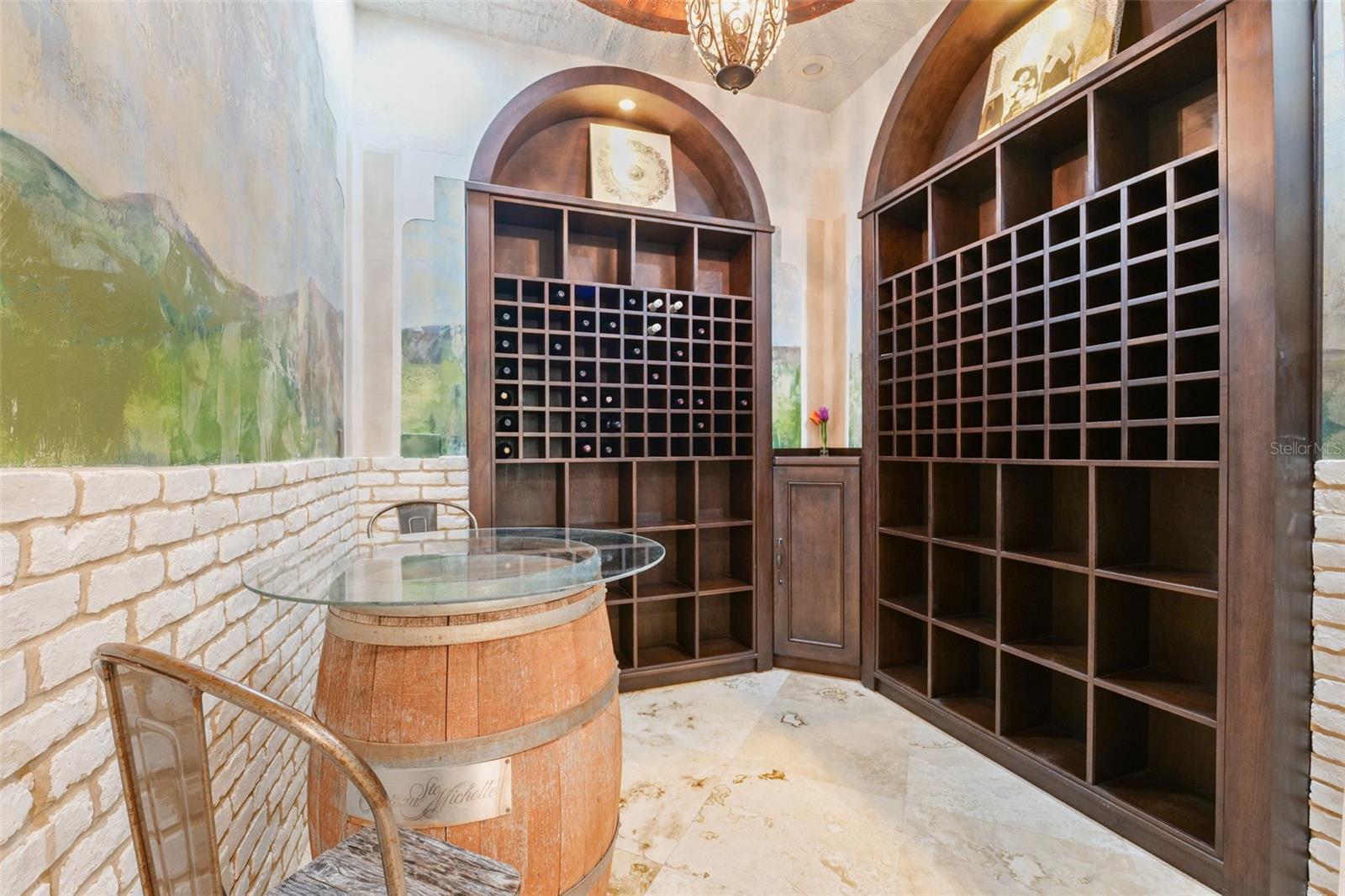 4555 W SWANN AVE, TAMPA, FL, 33609