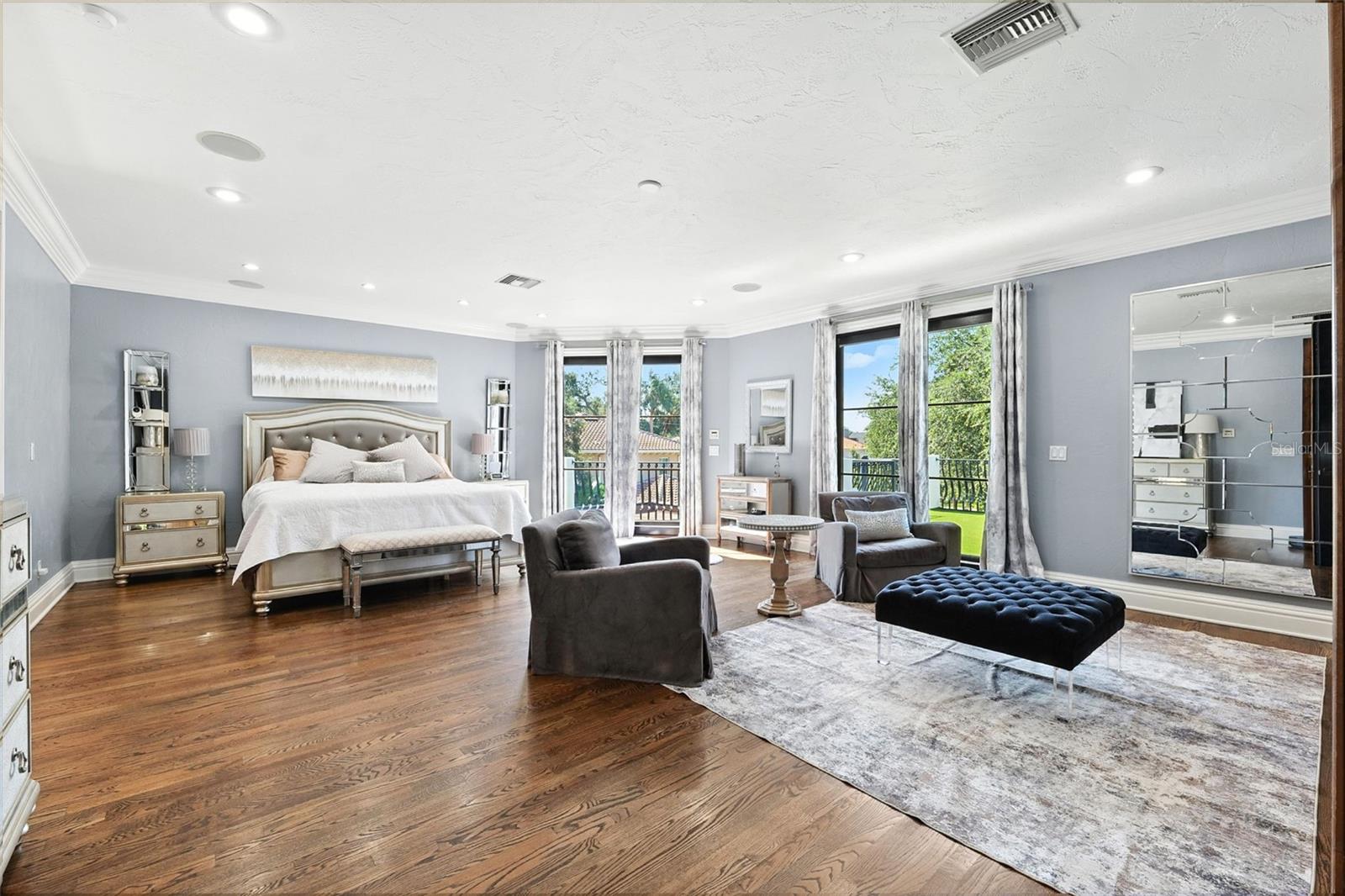 4555 W SWANN AVE, TAMPA, FL, 33609