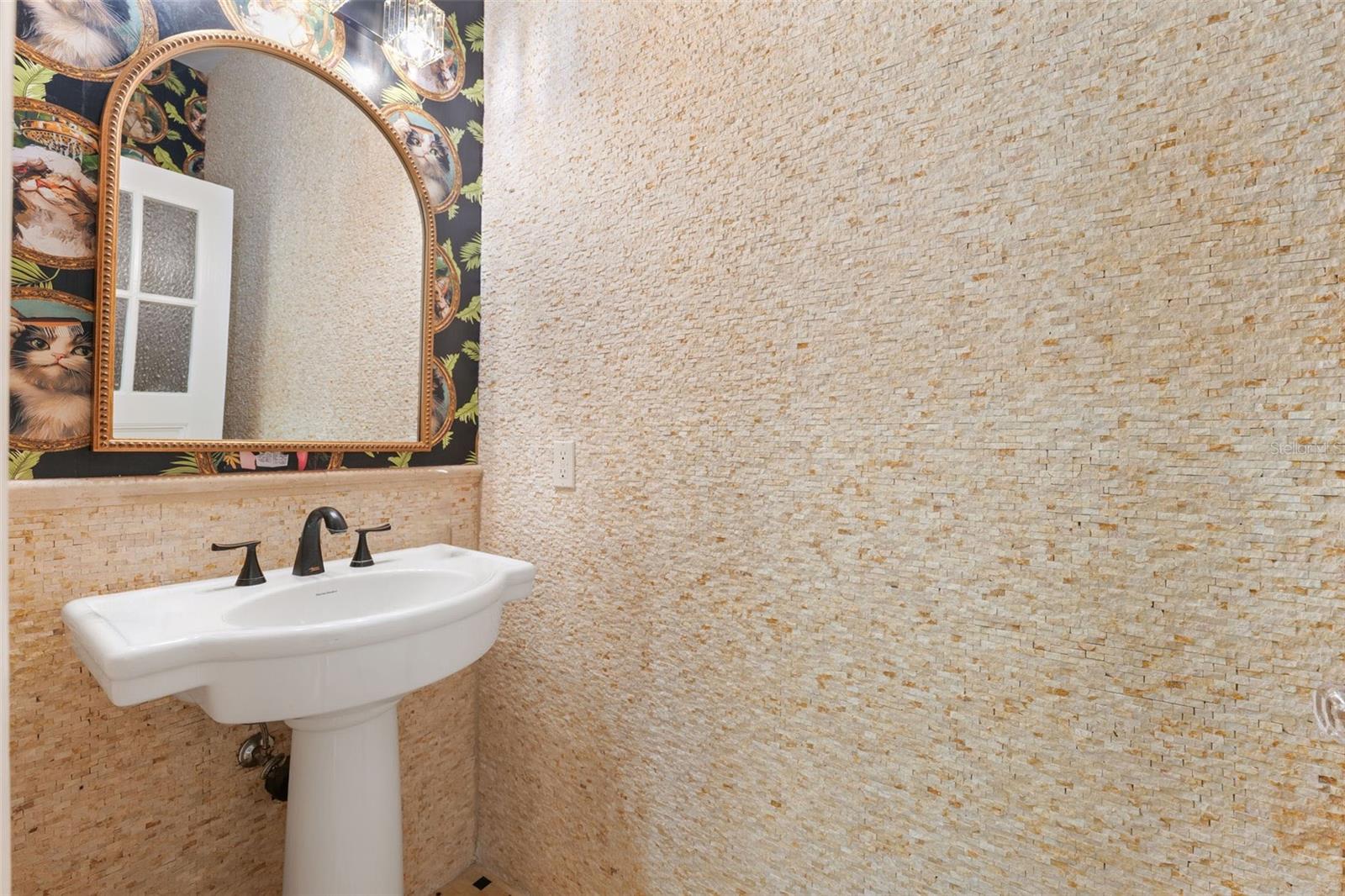 4555 W SWANN AVE, TAMPA, FL, 33609