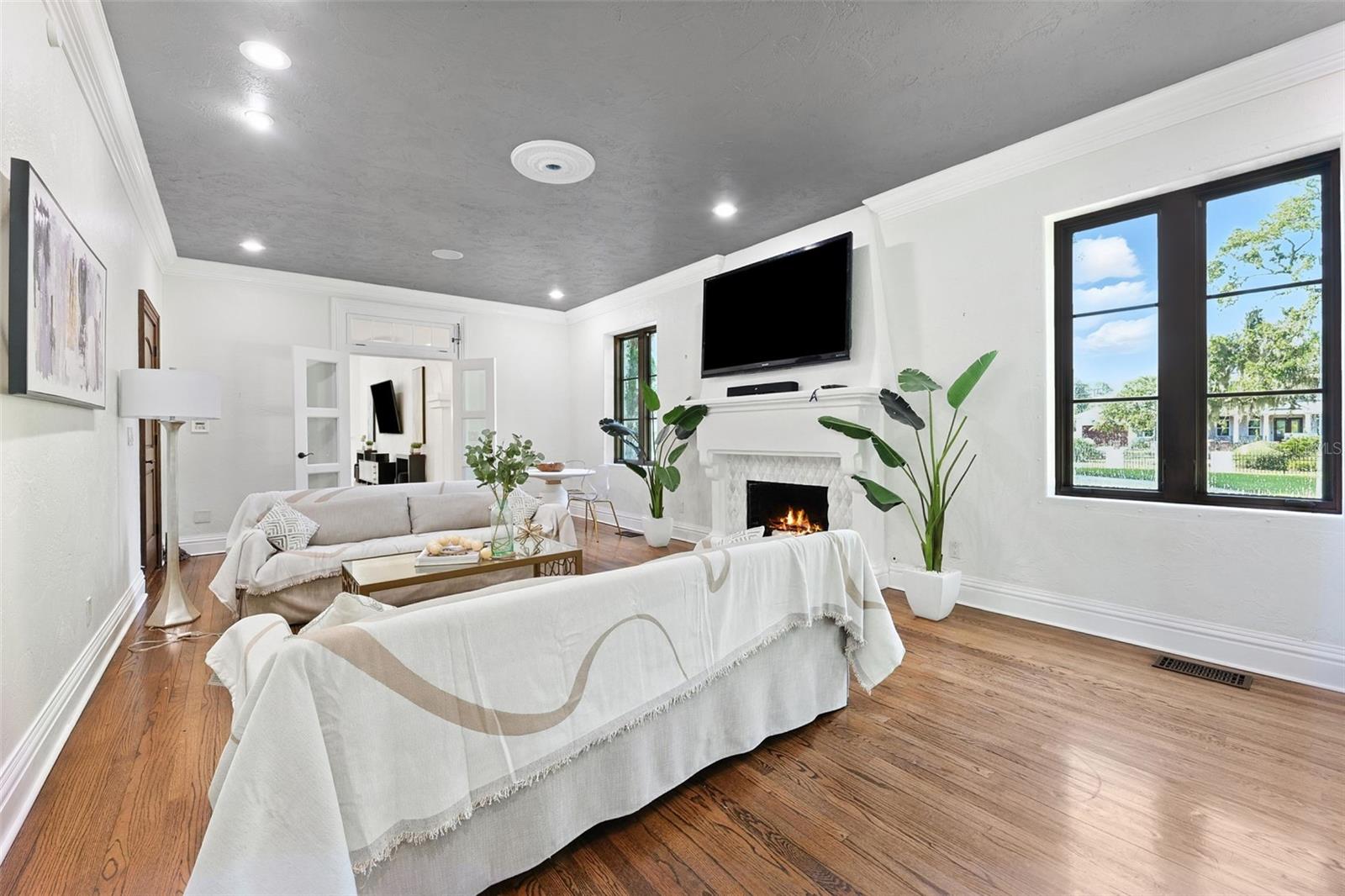 4555 W SWANN AVE, TAMPA, FL, 33609