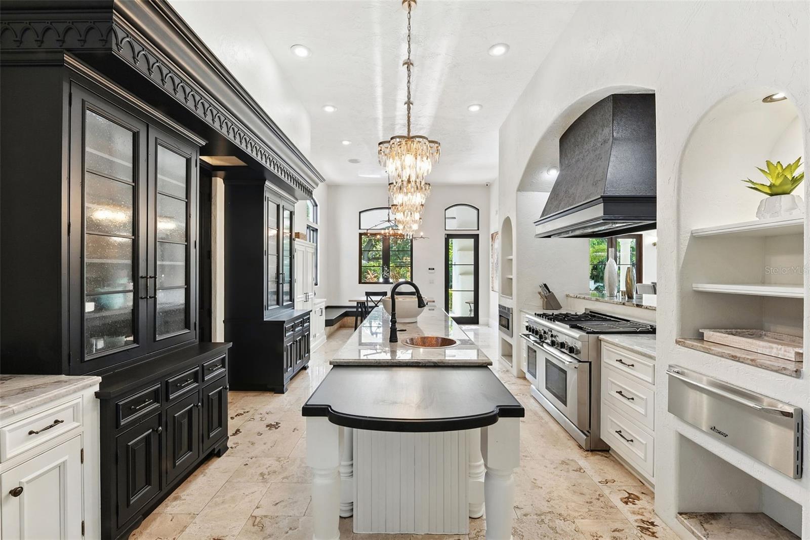 4555 W SWANN AVE, TAMPA, FL, 33609