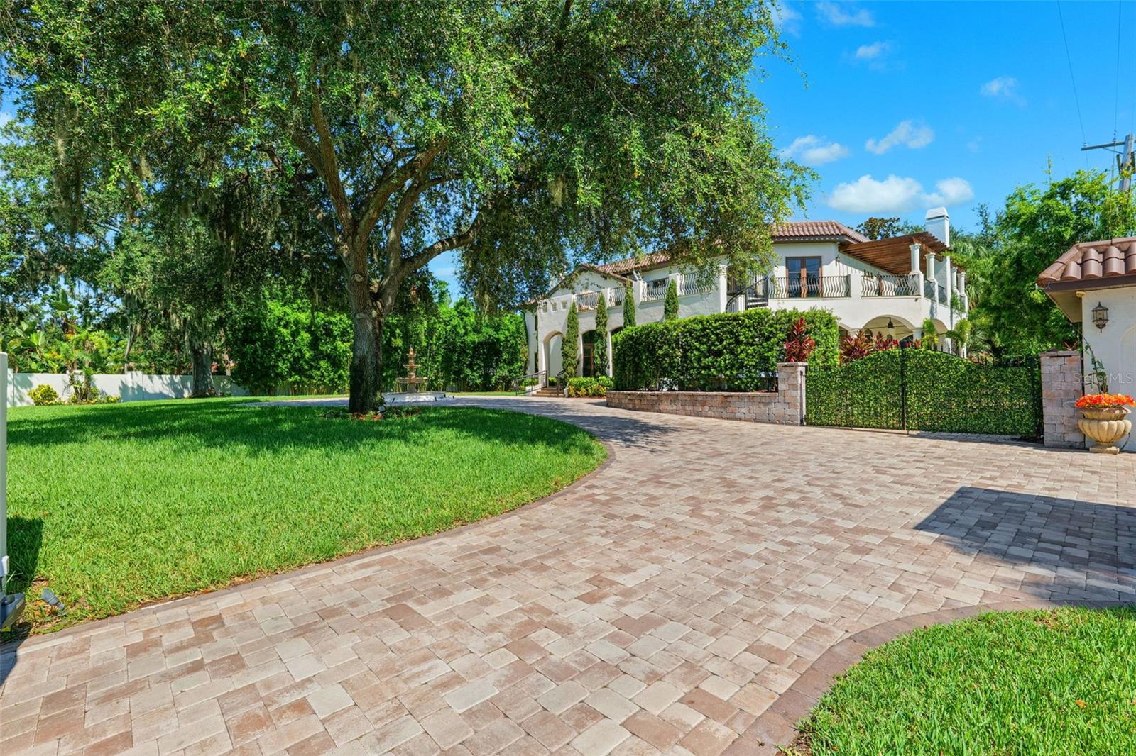 4555 W SWANN AVE, TAMPA, FL, 33609