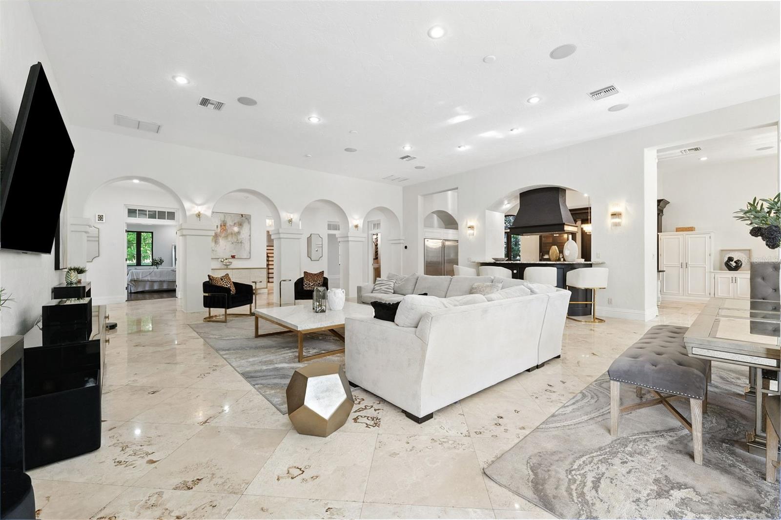 4555 W SWANN AVE, TAMPA, FL, 33609