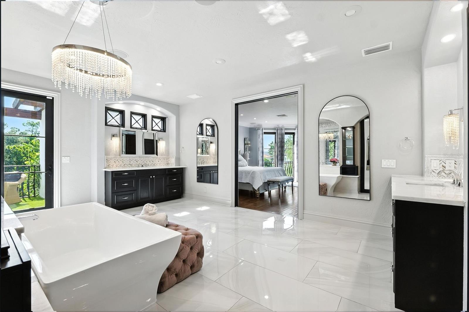 4555 W SWANN AVE, TAMPA, FL, 33609