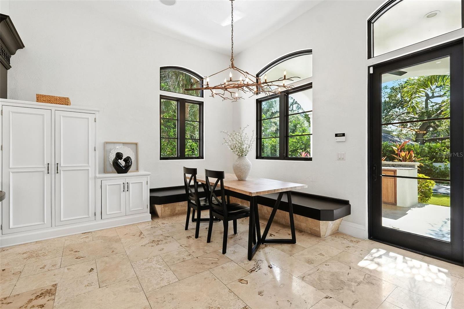 4555 W SWANN AVE, TAMPA, FL, 33609