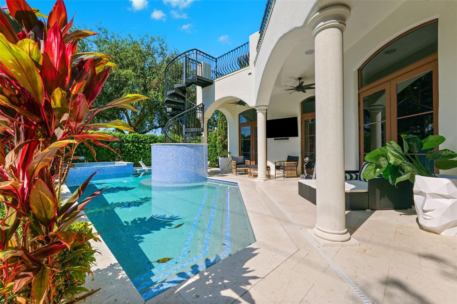 4555 W SWANN AVE, TAMPA, FL, 33609