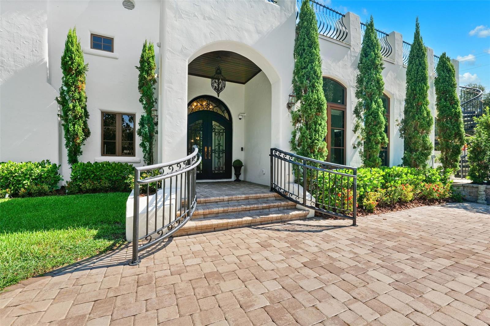 4555 W SWANN AVE, TAMPA, FL, 33609