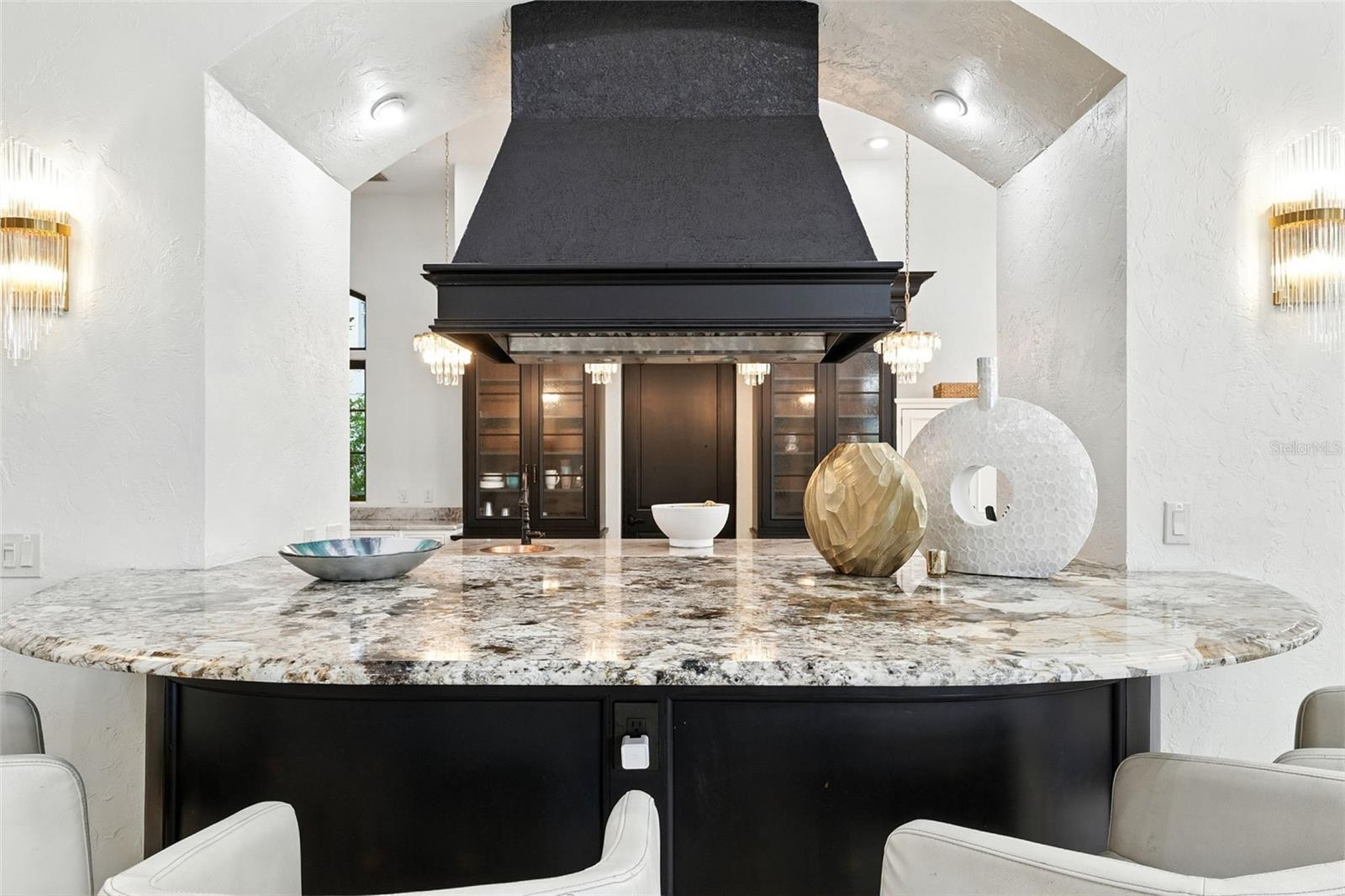 4555 W SWANN AVE, TAMPA, FL, 33609