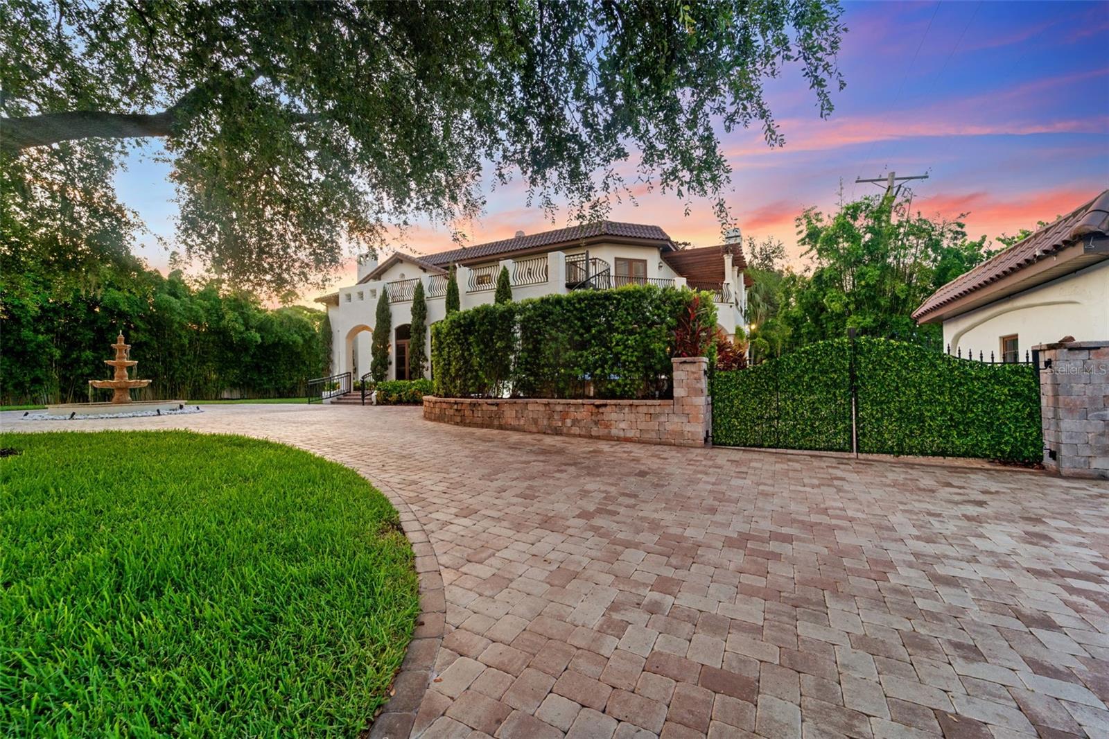 4555 W SWANN AVE, TAMPA, FL, 33609