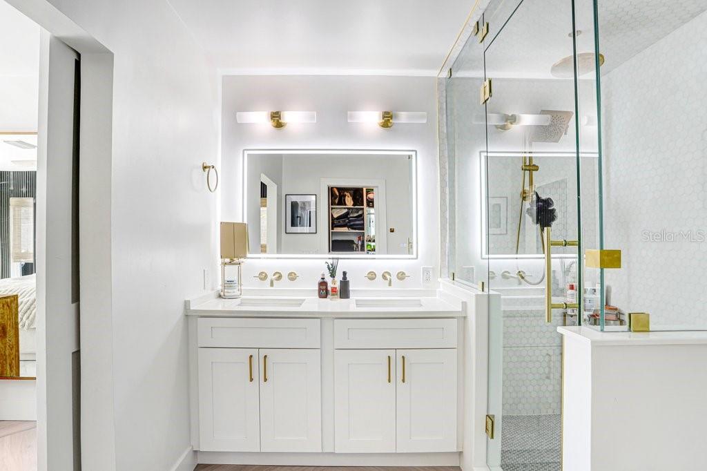 3926 VENETIAN WAY, TAMPA, FL, 33634