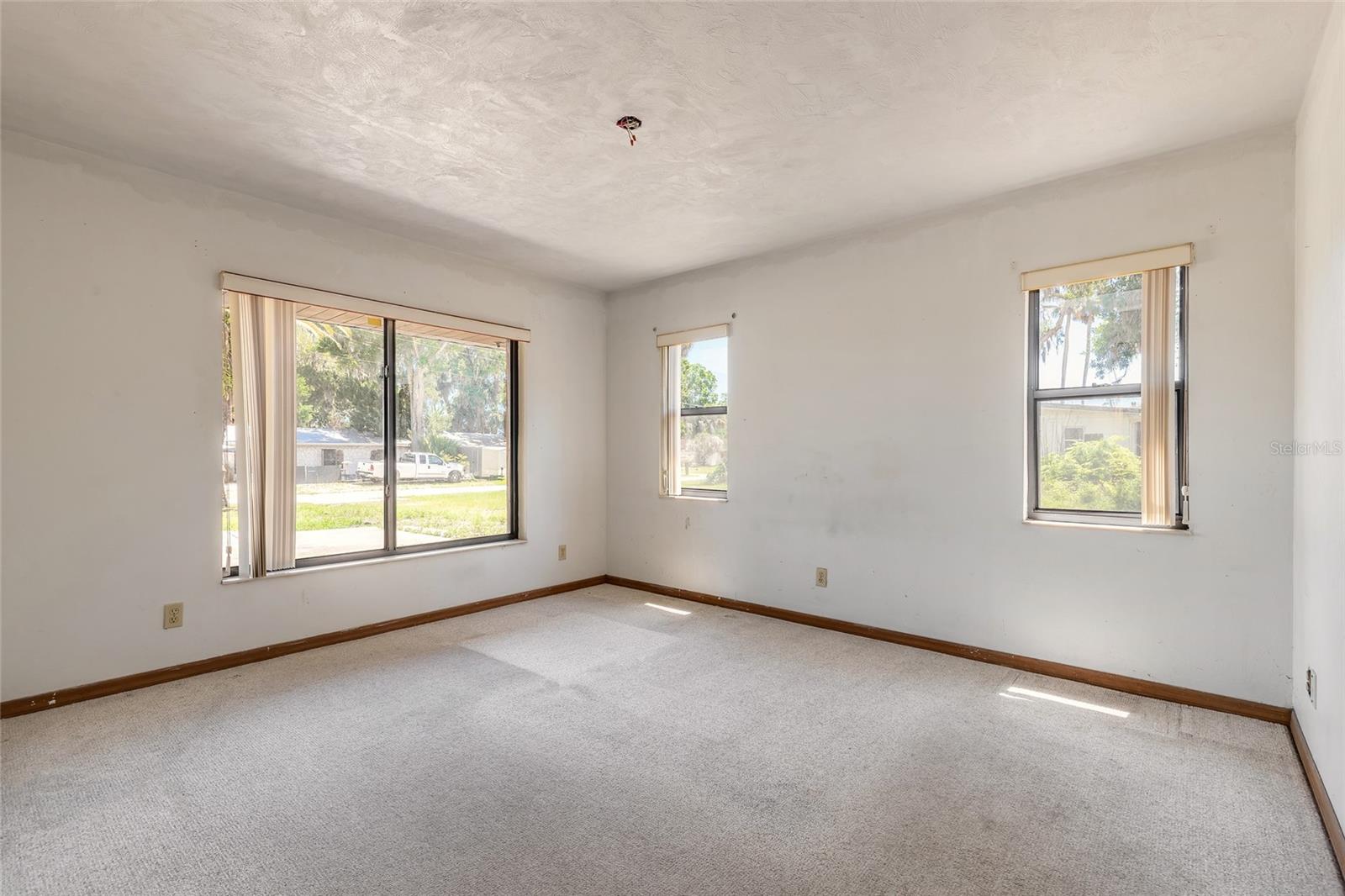 1154 BUENA VISTA DR, DAYTONA BEACH, FL, 32117