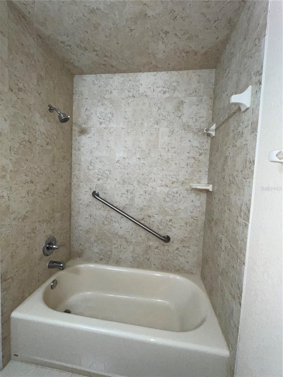 1052 MEDINAH DR, WINTER HAVEN, FL, 33884