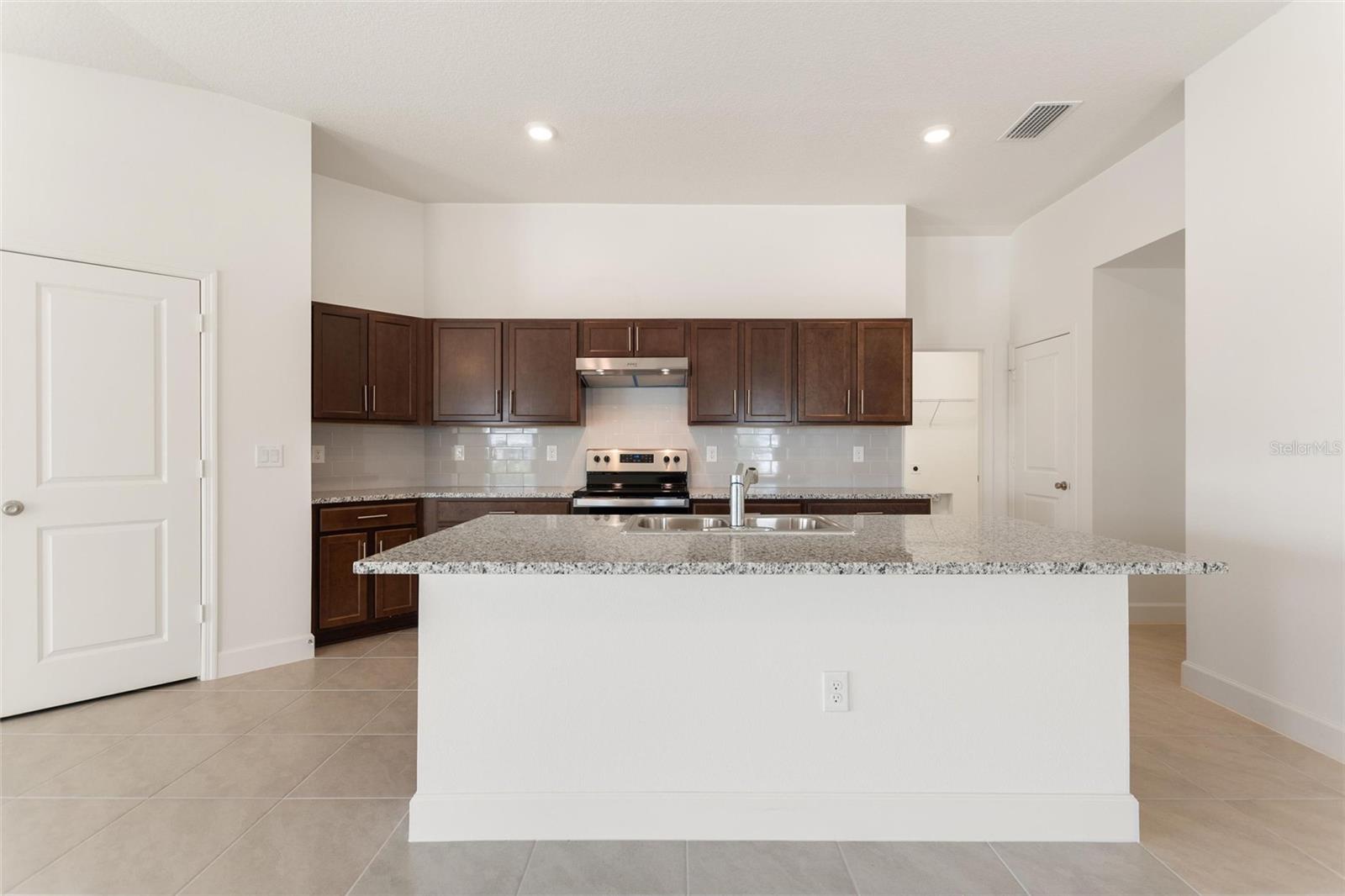 9239 WESTSIDE HILLS DR, DAVENPORT, FL, 33896