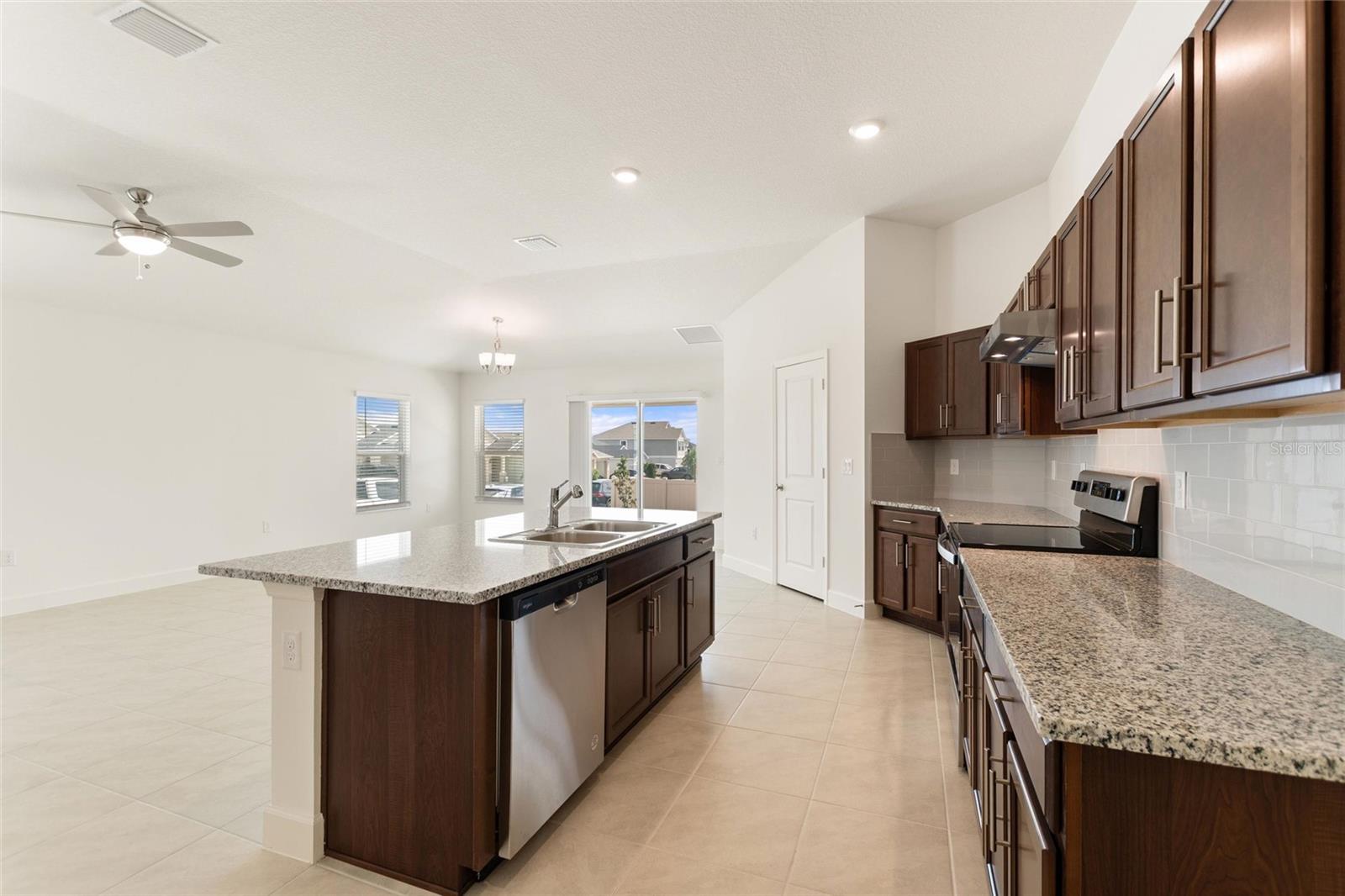 9239 WESTSIDE HILLS DR, DAVENPORT, FL, 33896