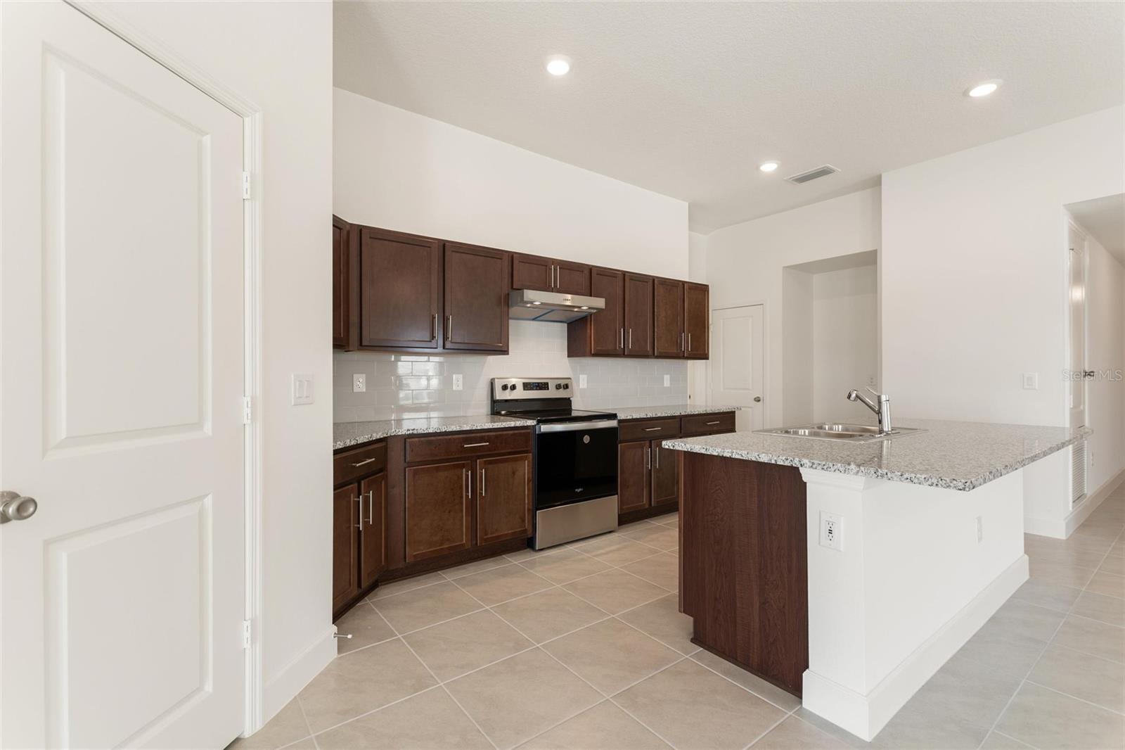 9239 WESTSIDE HILLS DR, DAVENPORT, FL, 33896