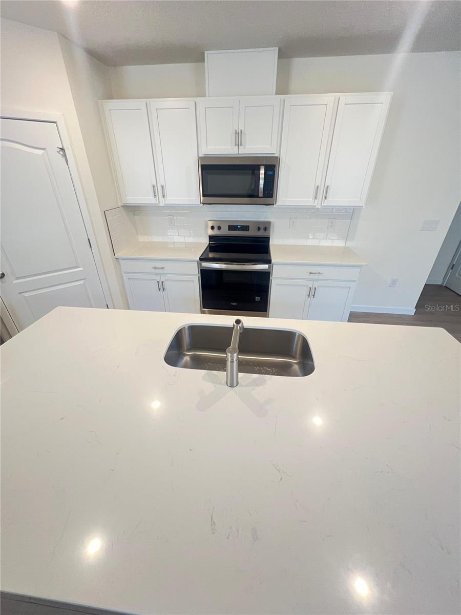 2085 WALNUT CREEK DR, KISSIMMEE, FL, 34744