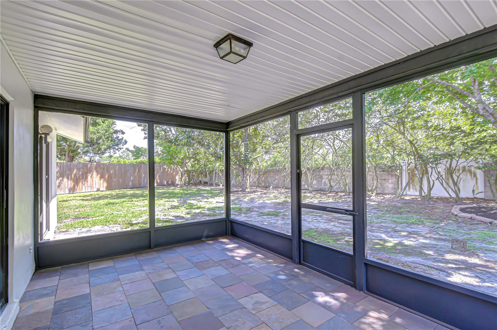 14902 SOUTHFORK DR, TAMPA, FL, 33624