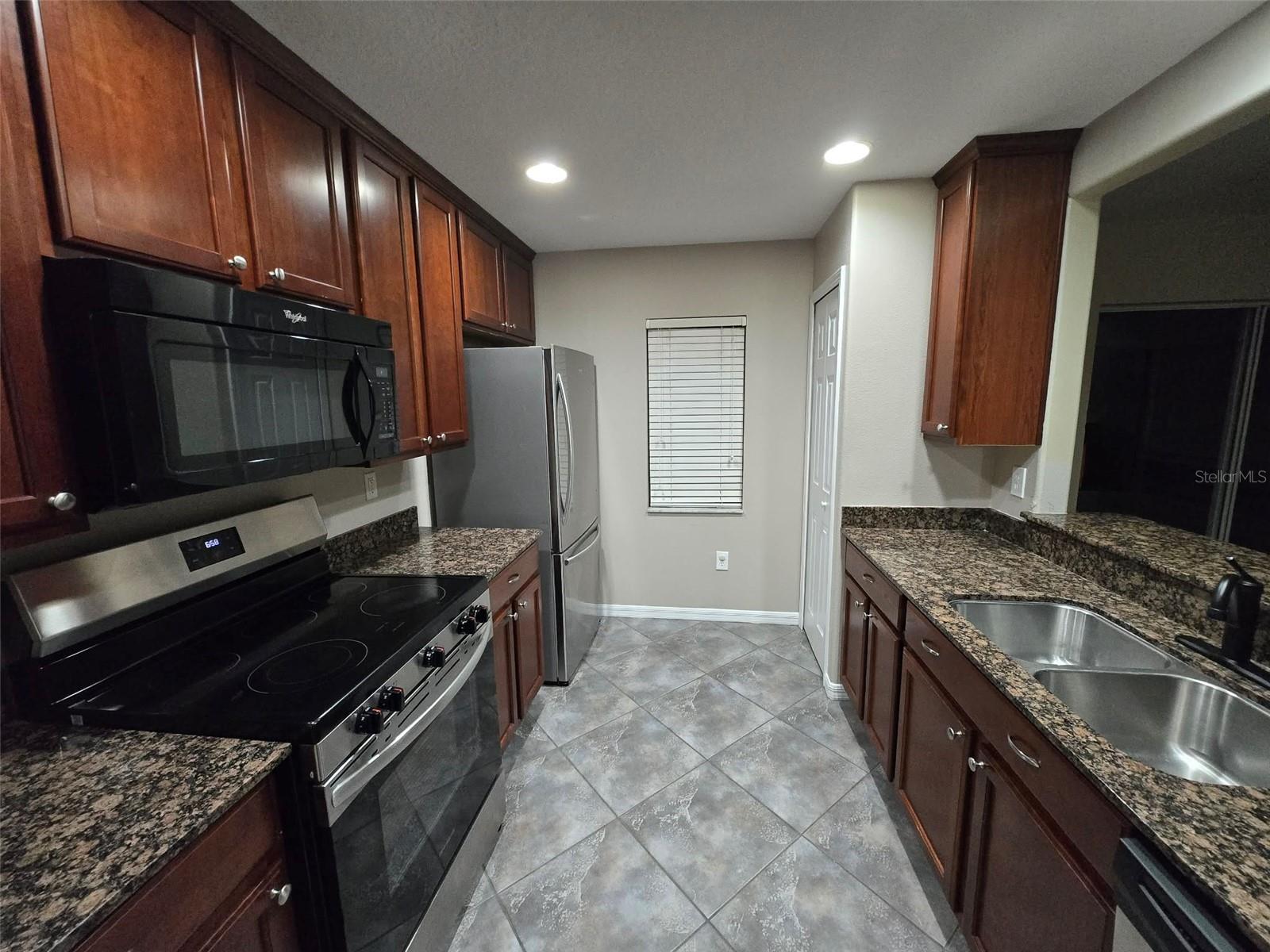 12905 TRADE PORT PL, RIVERVIEW, FL, 33579