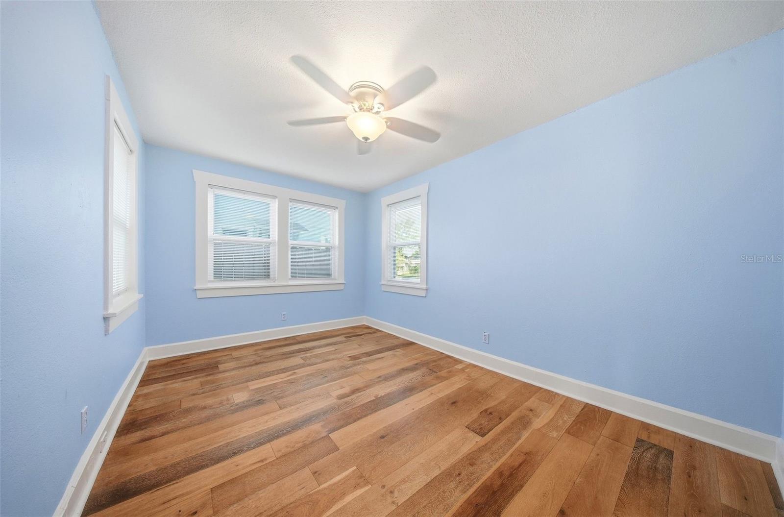 2010 30TH AVE NORTH AVE N, ST PETERSBURG, FL, 33713