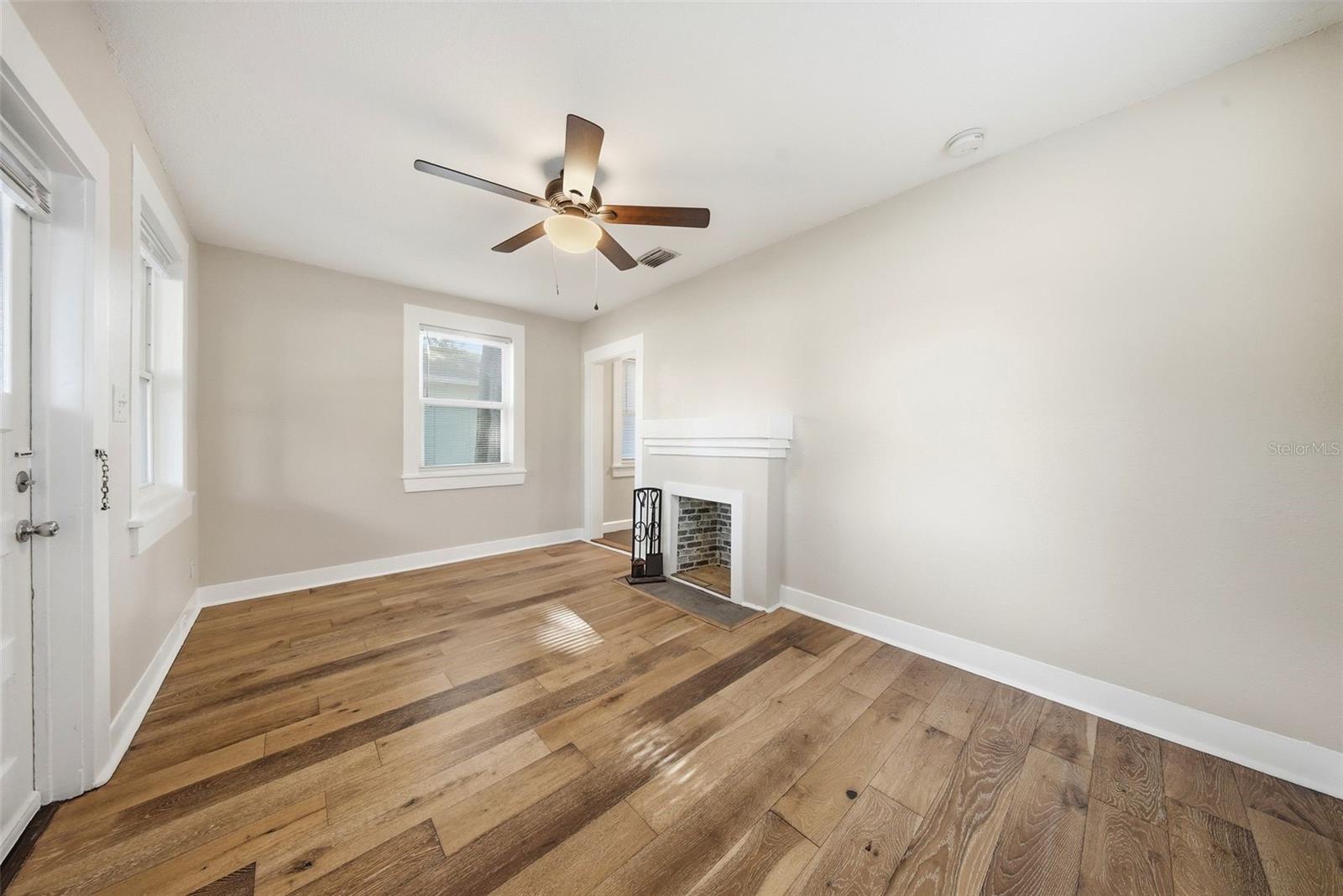 2010 30TH AVE NORTH AVE N, ST PETERSBURG, FL, 33713