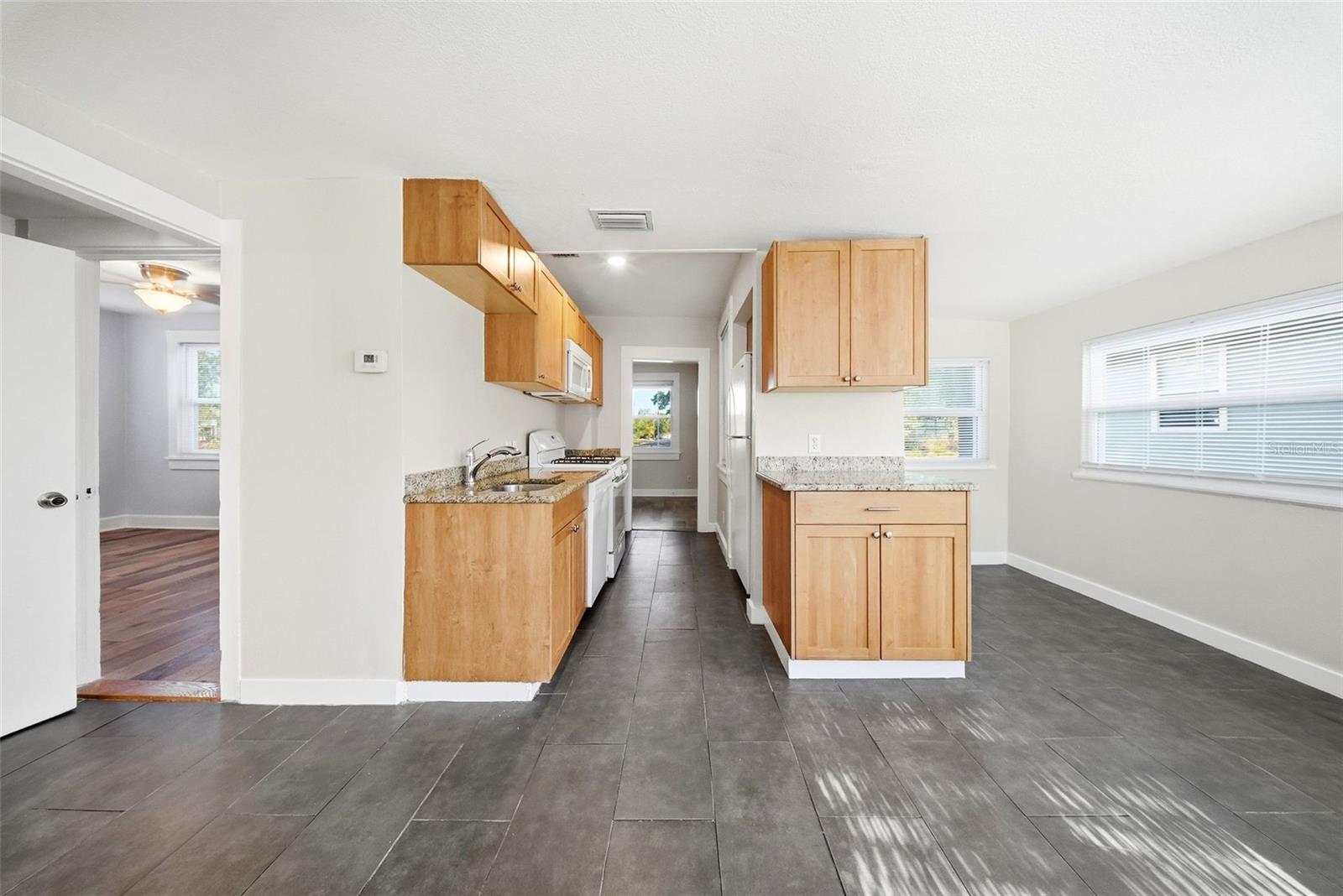 2010 30TH AVE NORTH AVE N, ST PETERSBURG, FL, 33713