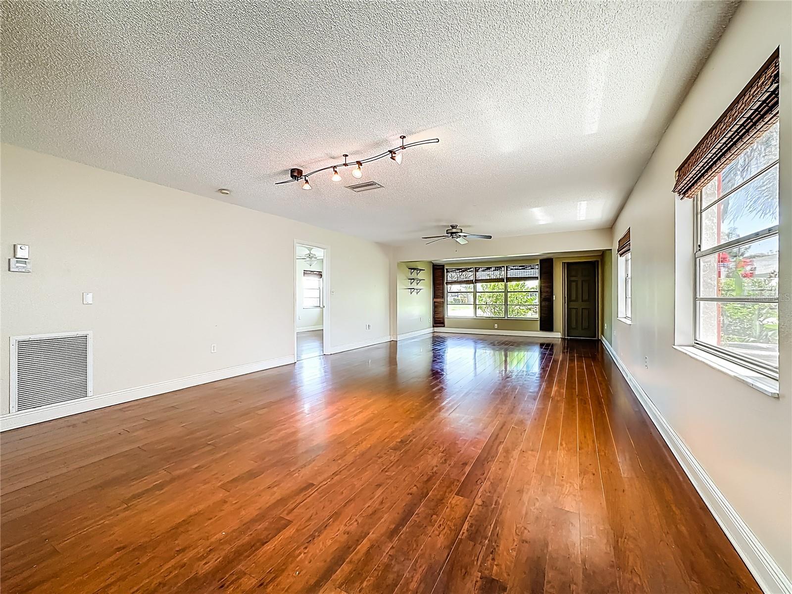 4523 W INDEPENDENCE DR, BRADENTON, FL, 34210