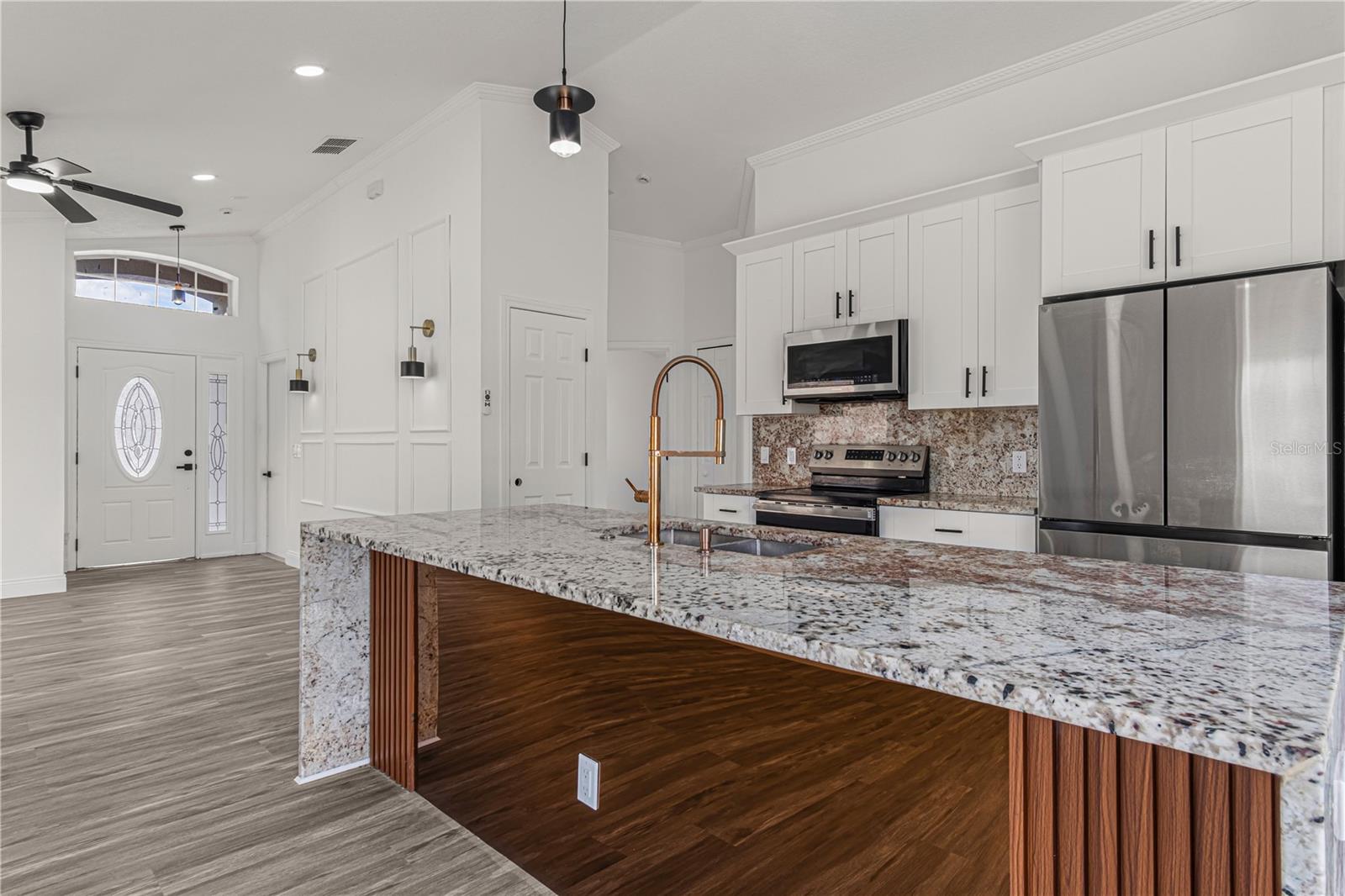 2402 AVALON CT, KISSIMMEE, FL, 34743