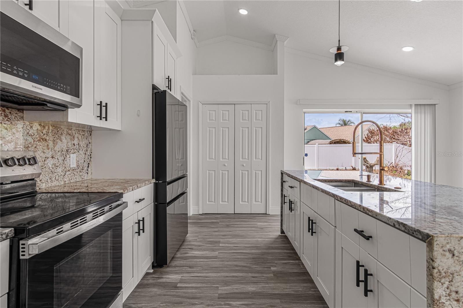 2402 AVALON CT, KISSIMMEE, FL, 34743