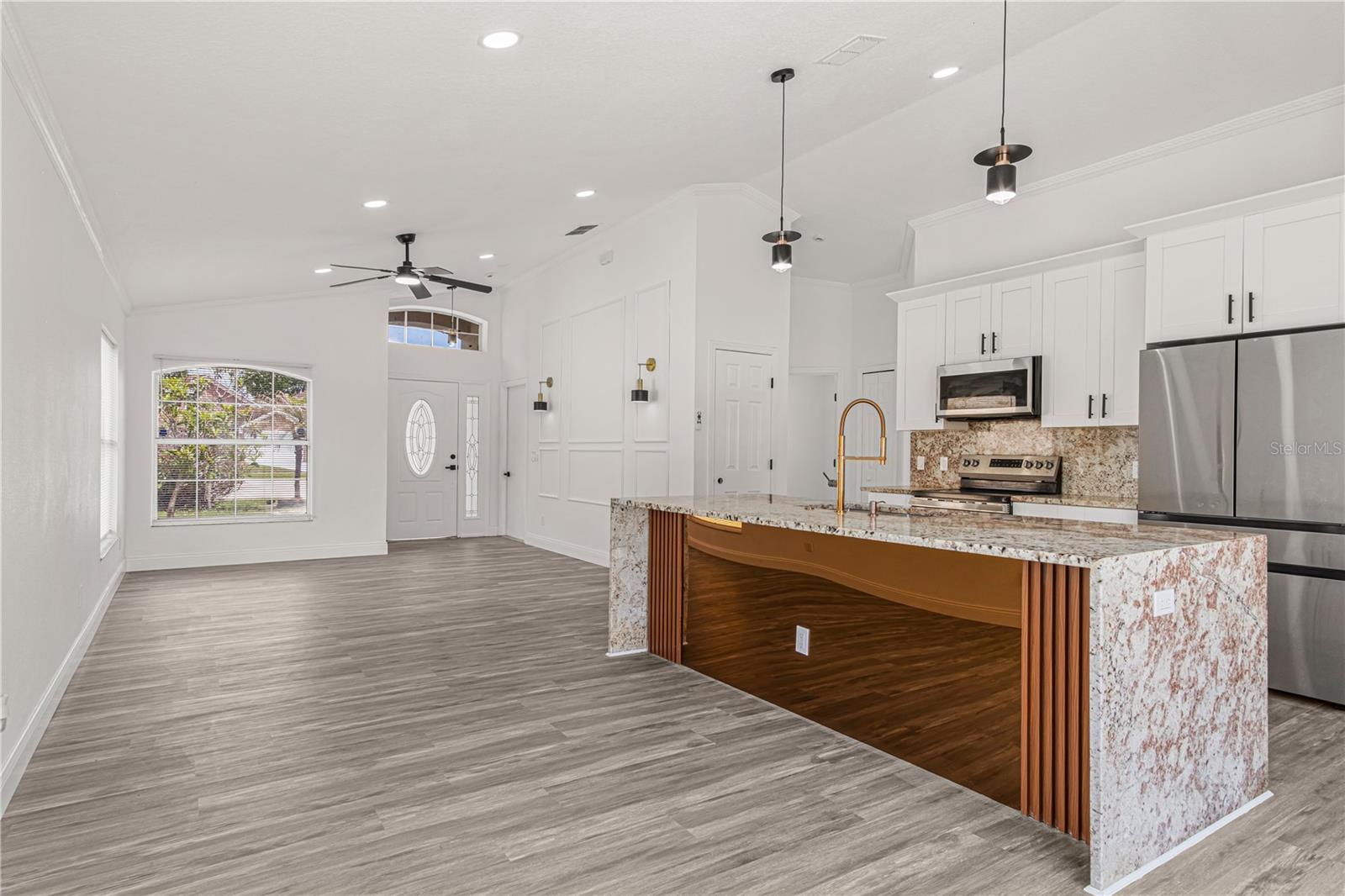 2402 AVALON CT, KISSIMMEE, FL, 34743