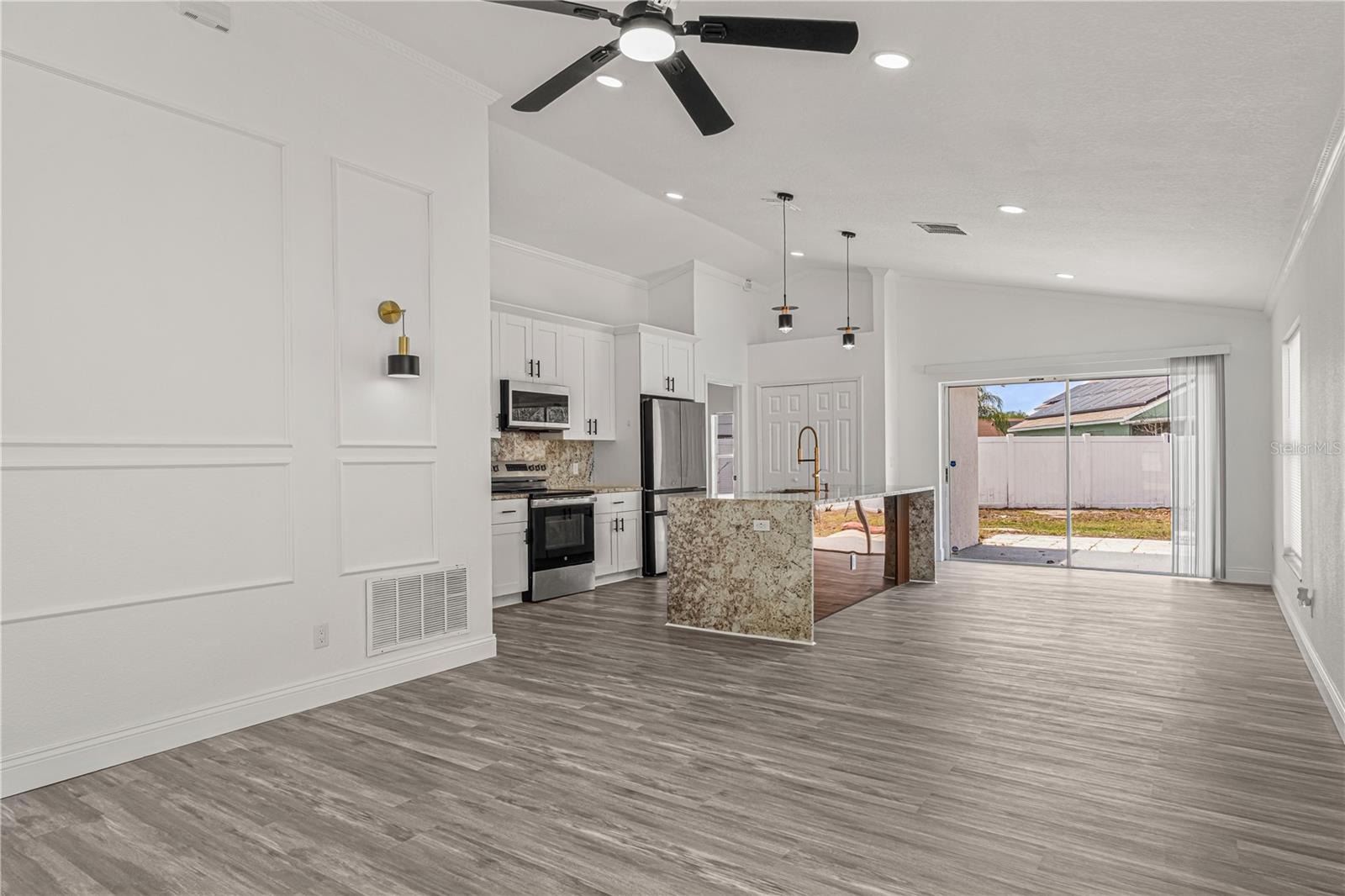 2402 AVALON CT, KISSIMMEE, FL, 34743