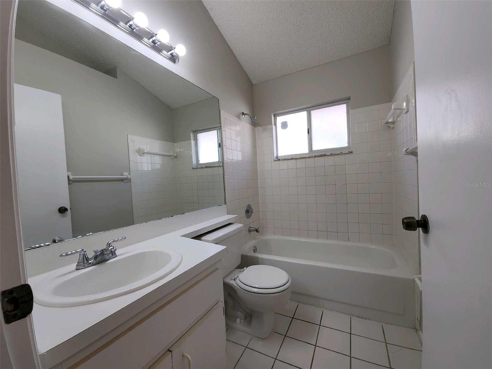 8710 TRIPLE OAKS RD, TEMPLE TERRACE, FL, 33637