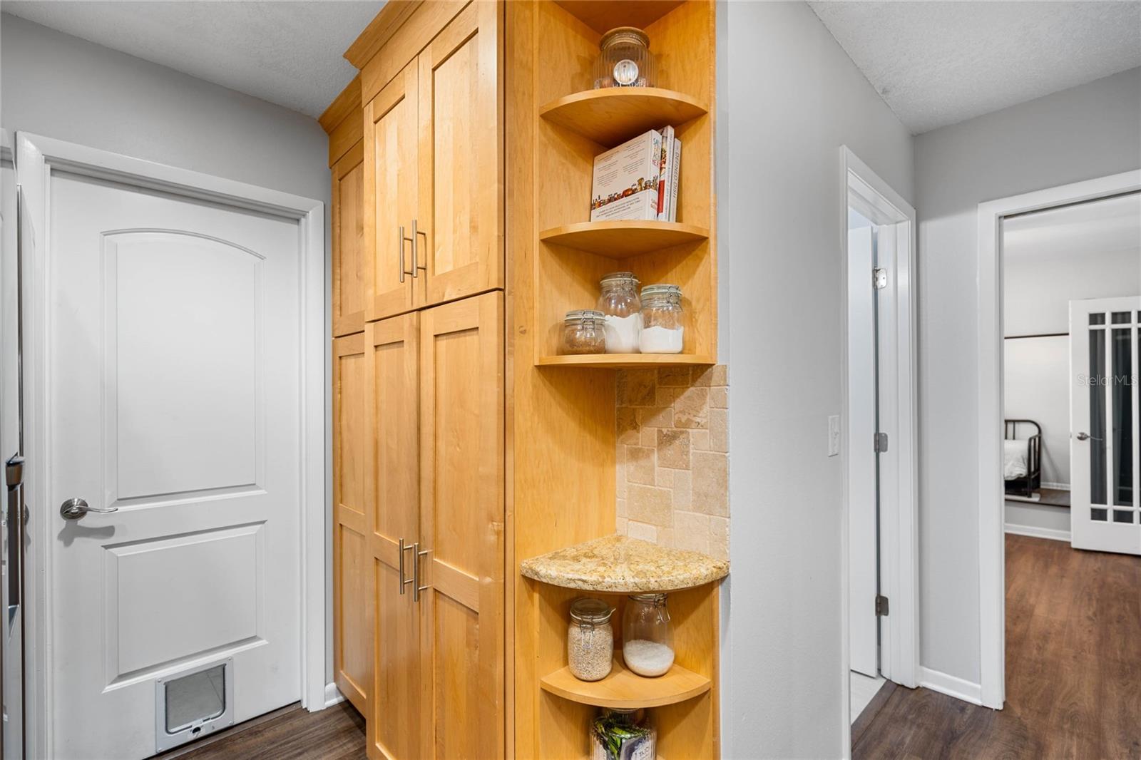 1092 SANABEL CT NE, ST PETERSBURG, FL, 33702