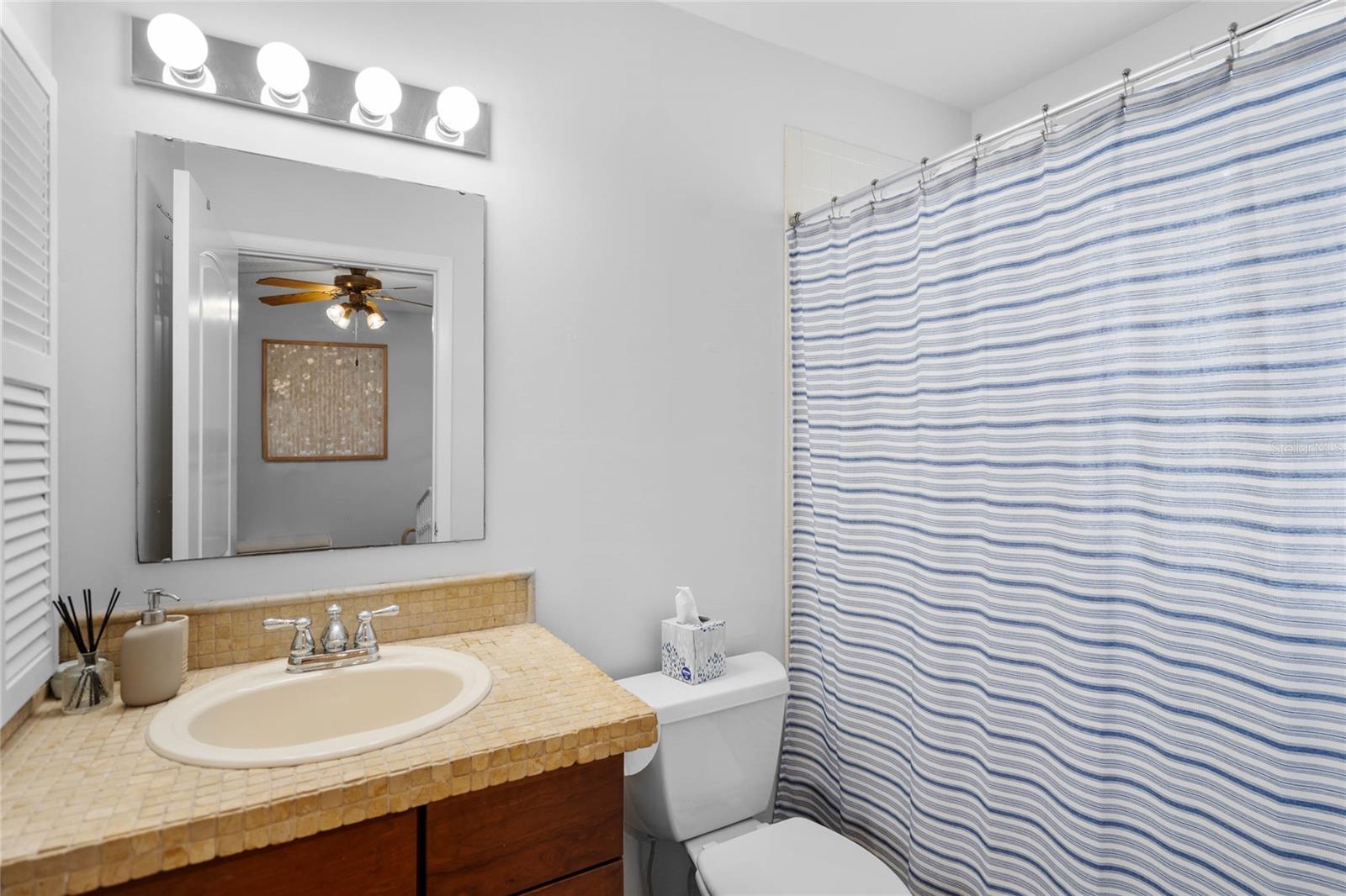 1092 SANABEL CT NE, ST PETERSBURG, FL, 33702