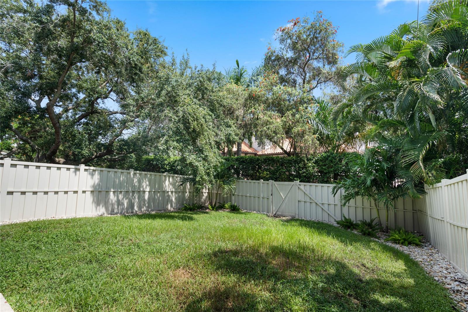 1092 SANABEL CT NE, ST PETERSBURG, FL, 33702