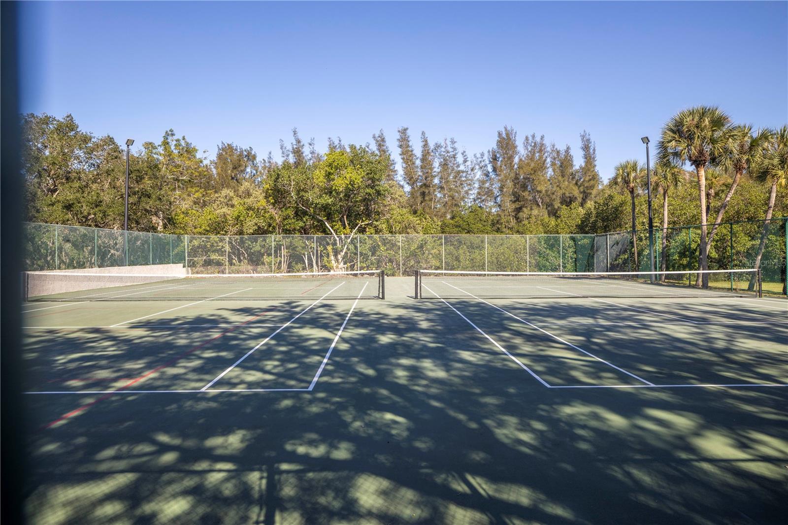 1092 SANABEL CT NE, ST PETERSBURG, FL, 33702