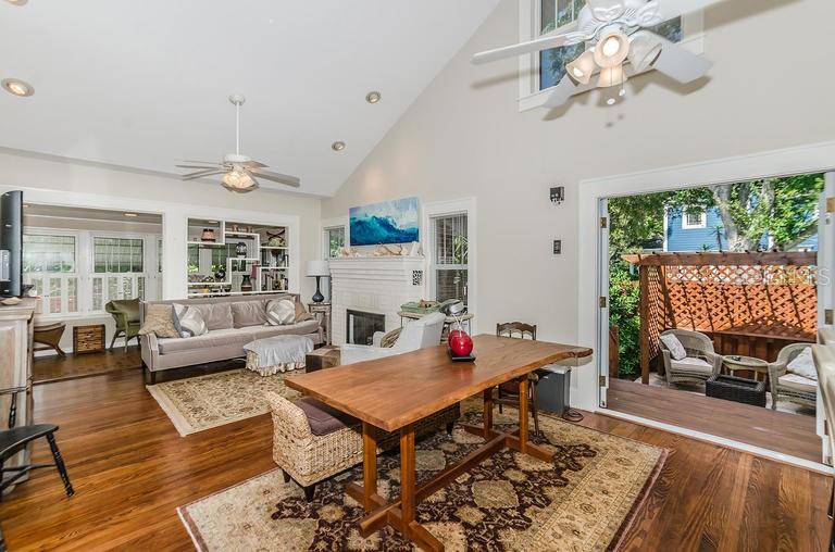 305 15TH AVE ST NE, ST PETERSBURG, FL, 33704