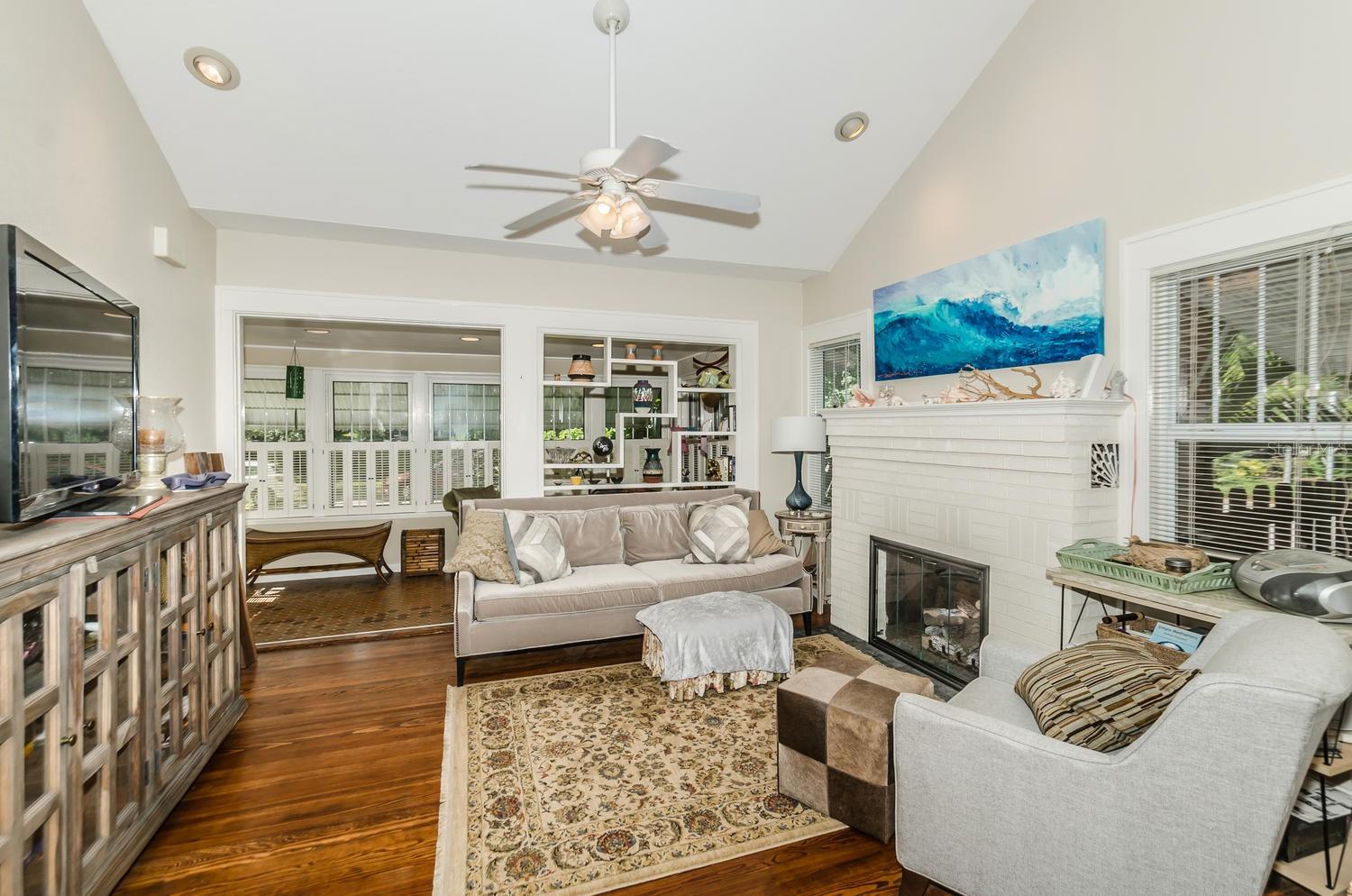 305 15TH AVE ST NE, ST PETERSBURG, FL, 33704