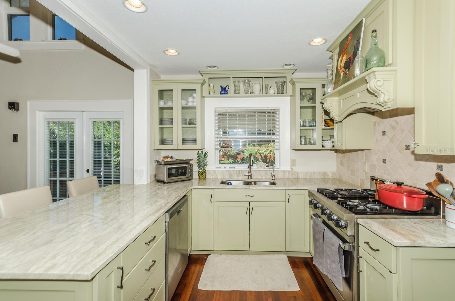 305 15TH AVE ST NE, ST PETERSBURG, FL, 33704