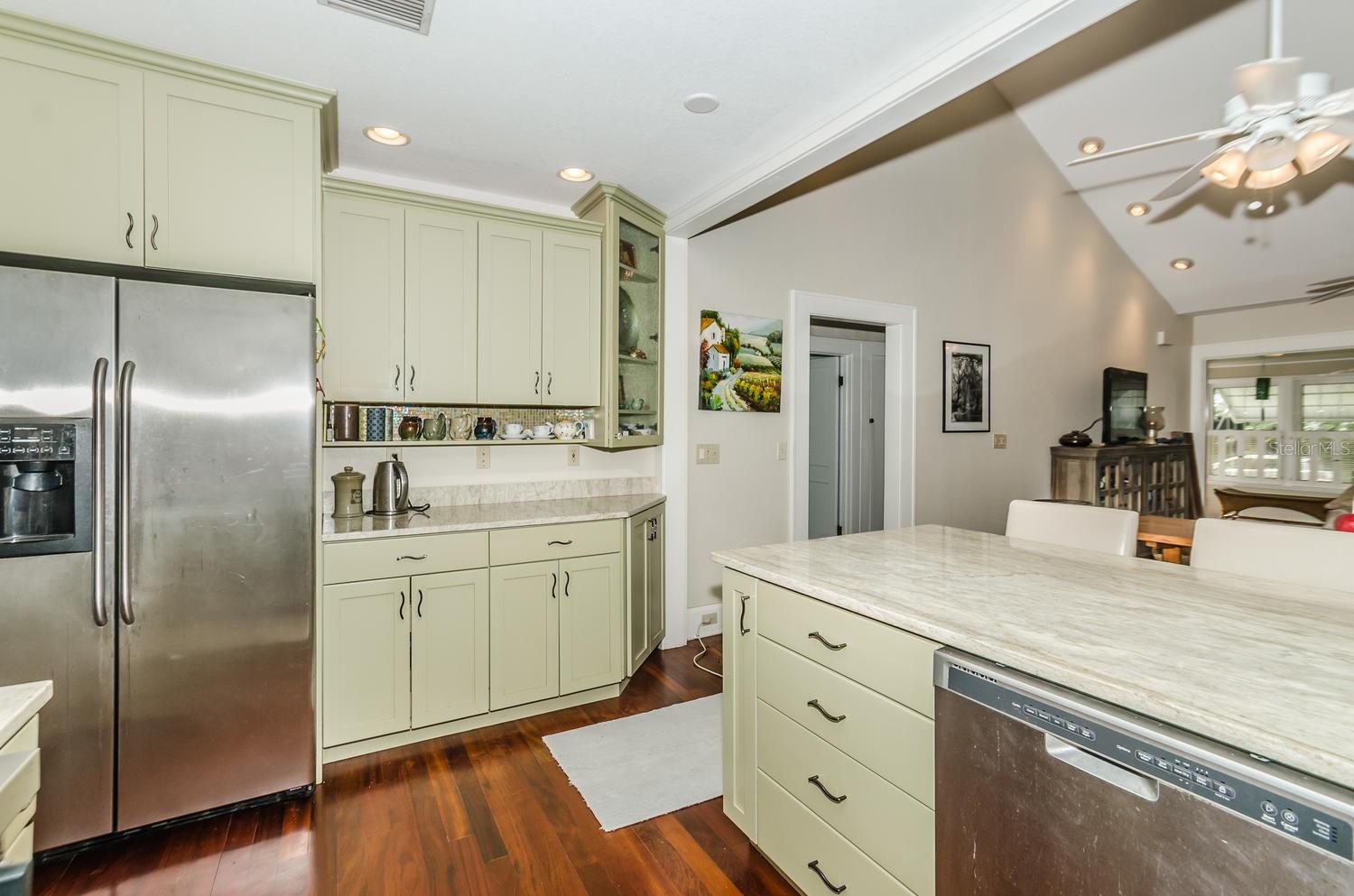 305 15TH AVE ST NE, ST PETERSBURG, FL, 33704