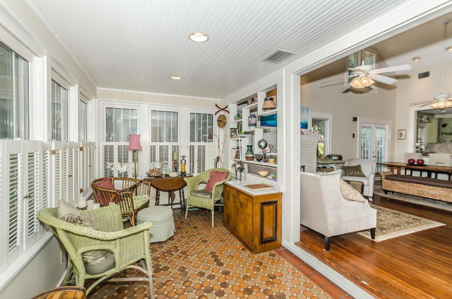 305 15TH AVE ST NE, ST PETERSBURG, FL, 33704