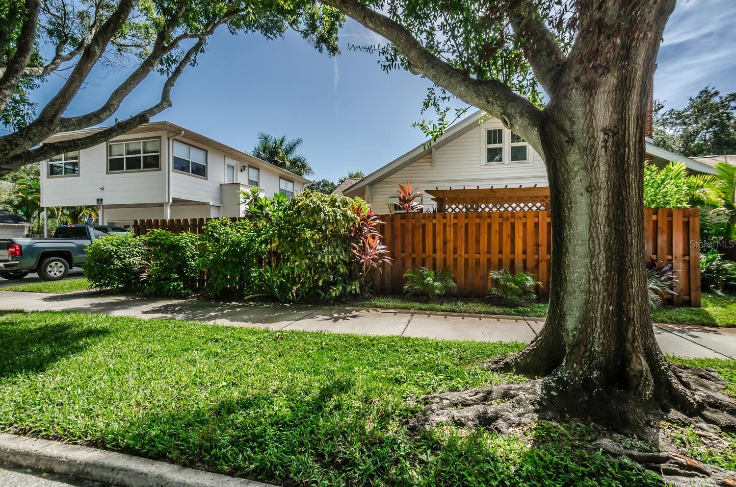 305 15TH AVE ST NE, ST PETERSBURG, FL, 33704