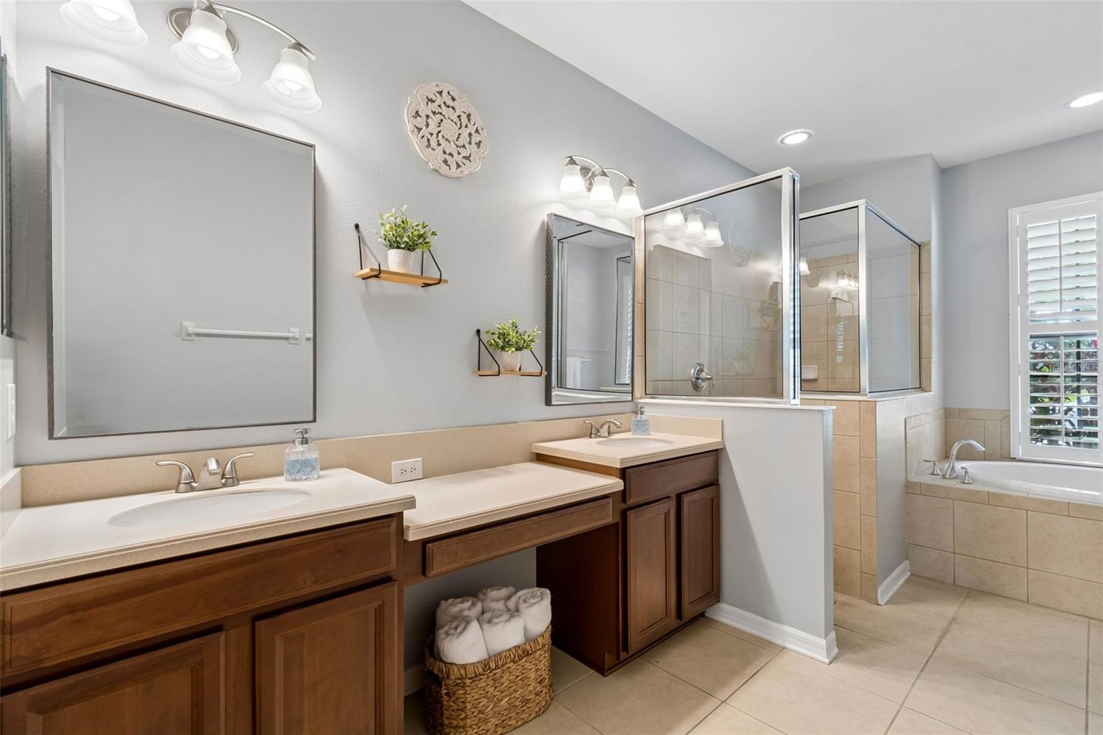 19413 SWEET GRASS WAY, LUTZ, FL, 33558