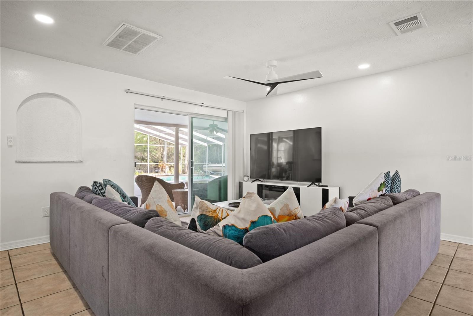 8240 OLD POST RD, PORT RICHEY, FL, 34668