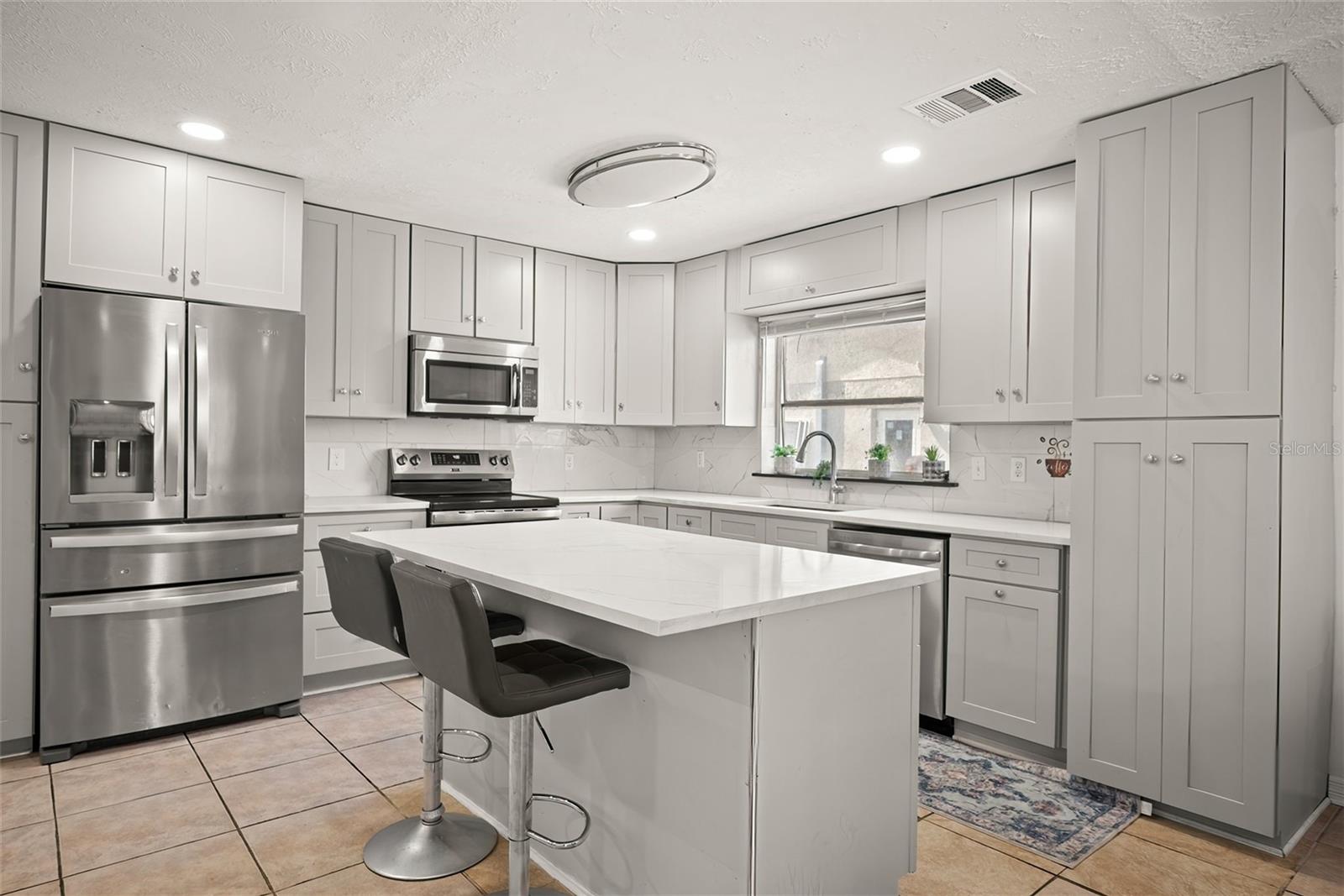 8240 OLD POST RD, PORT RICHEY, FL, 34668