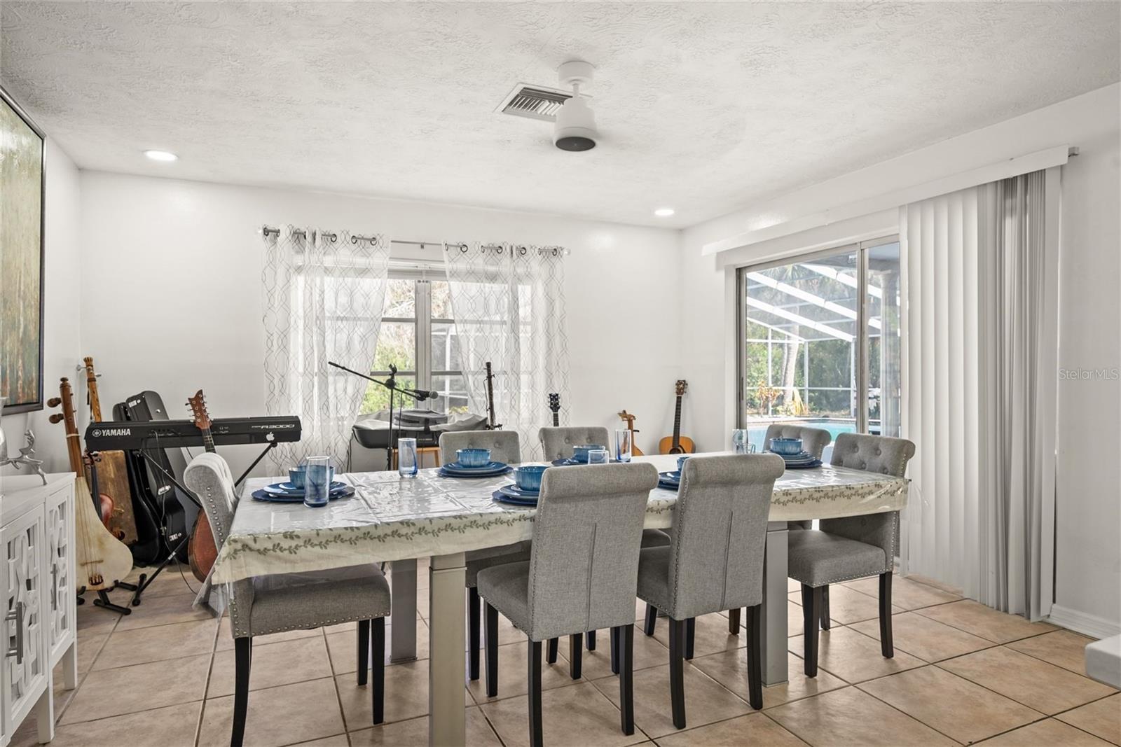 8240 OLD POST RD, PORT RICHEY, FL, 34668